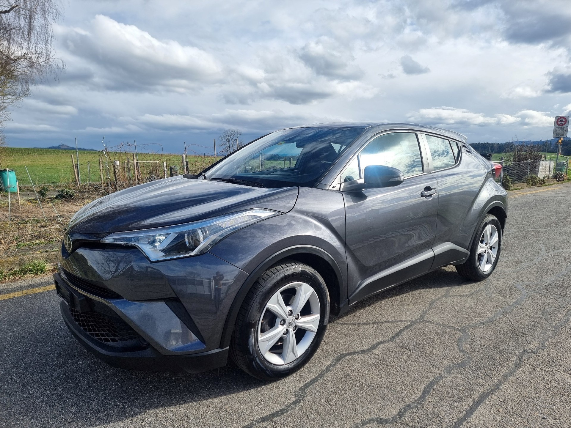 TOYOTA C-HR 1.2 Turbo Active-image-2