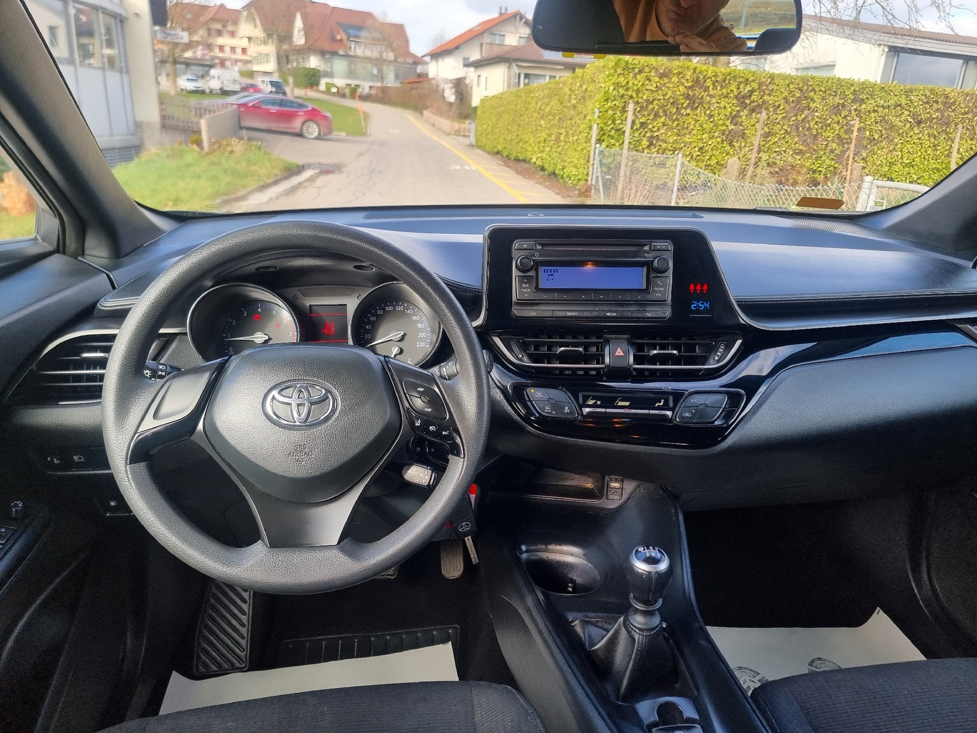 TOYOTA C-HR 1.2 Turbo Active-image-9