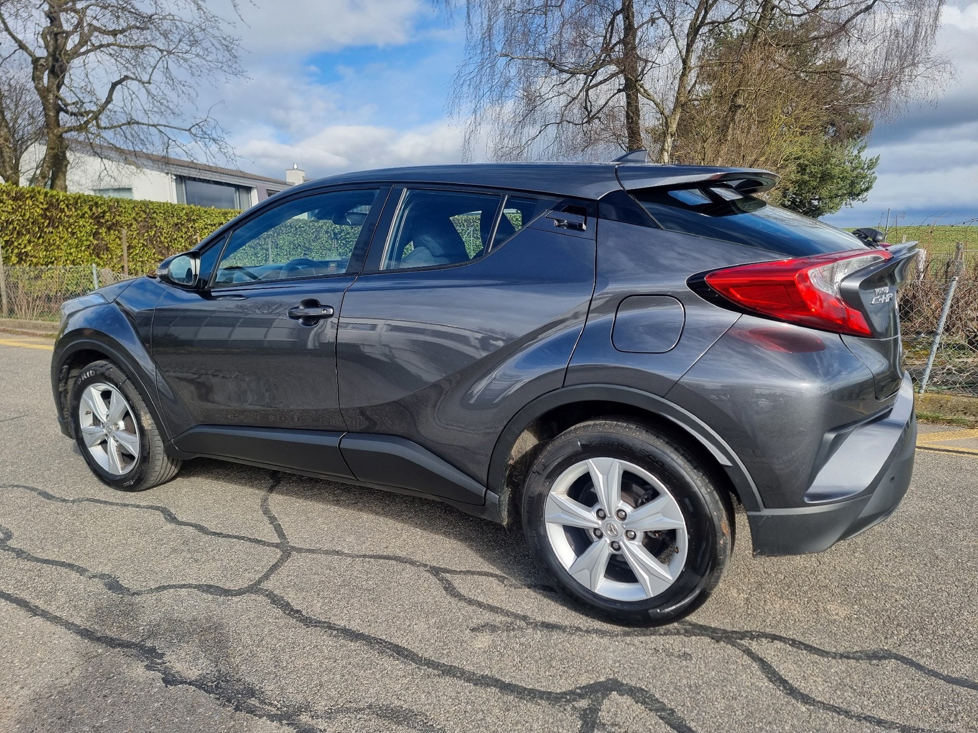 TOYOTA C-HR 1.2 Turbo Active-image-4
