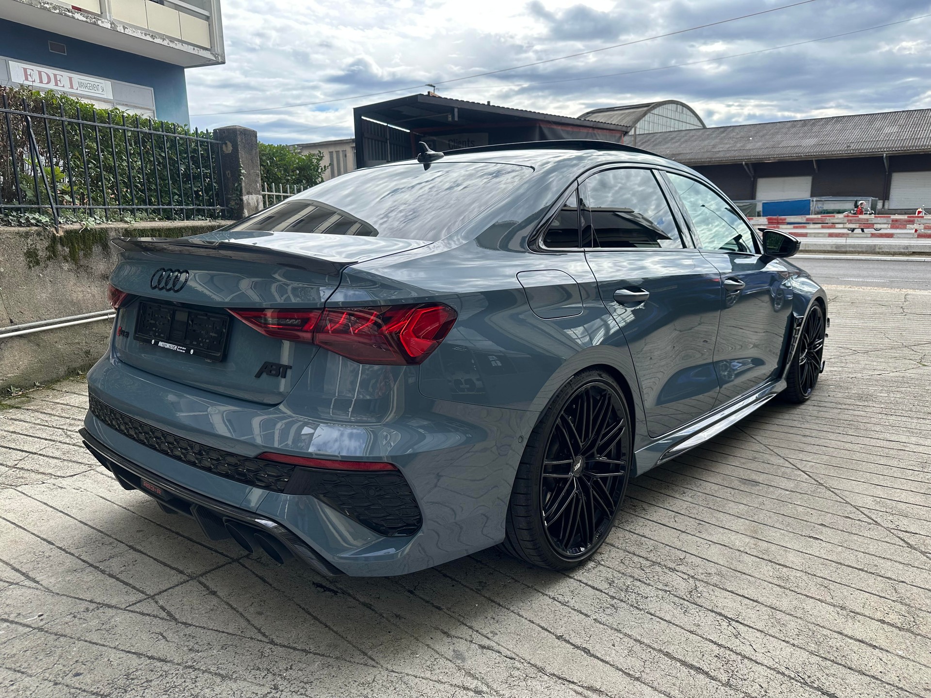 AUDI RS3-R Limousine 2.5 TSI quattro ABT R 1of200-image-2