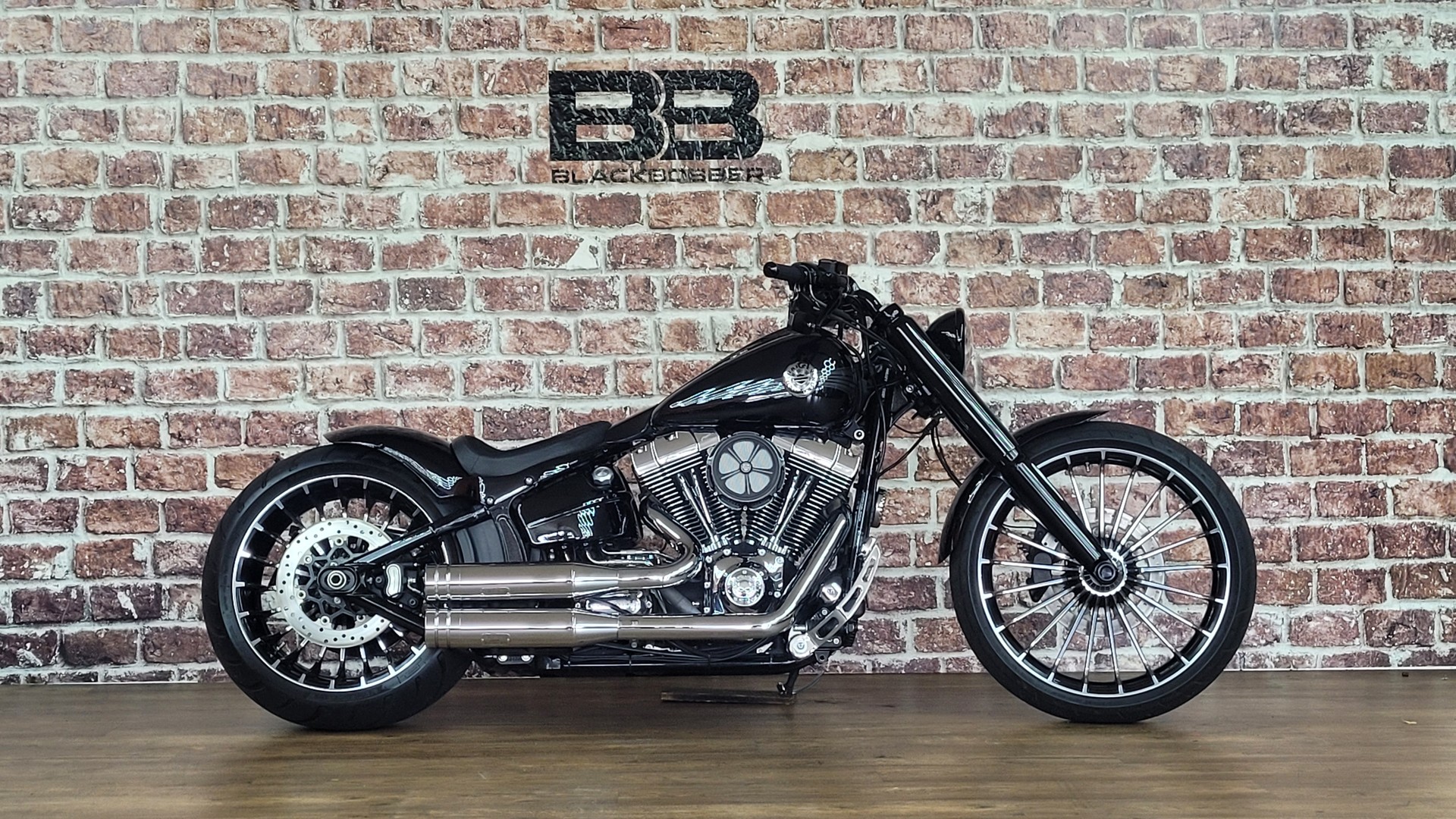 HARLEY-DAVIDSON FXSB Breakout 103 ABS-image-1