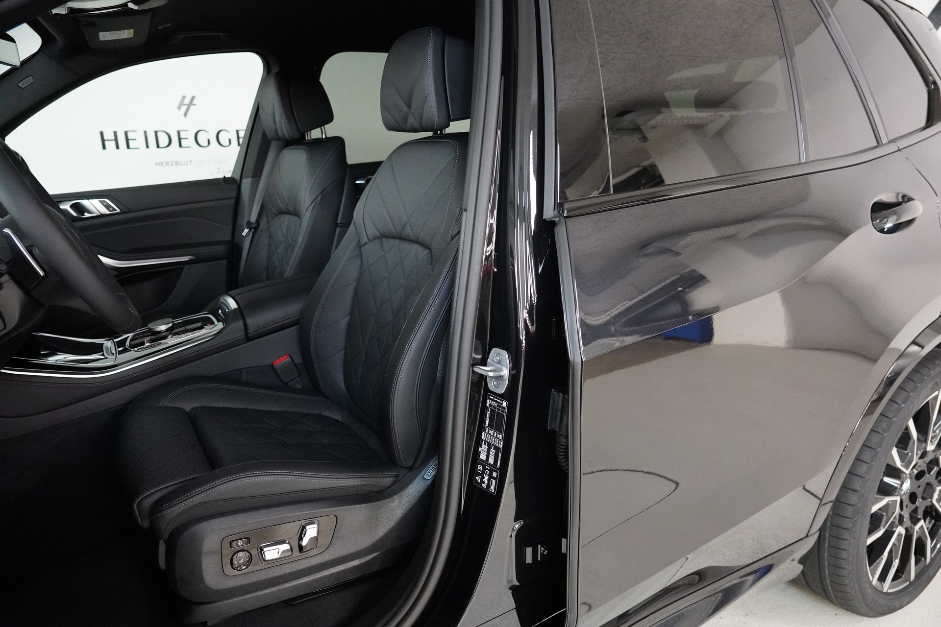 BMW X5 xDrive 48V 30d M Sport Steptronic-image-11