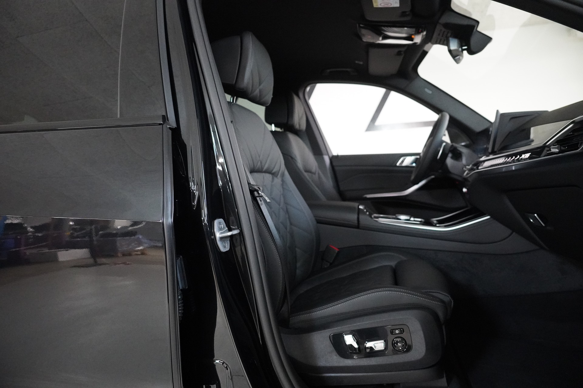 BMW X5 xDrive 48V 30d M Sport Steptronic-image-13