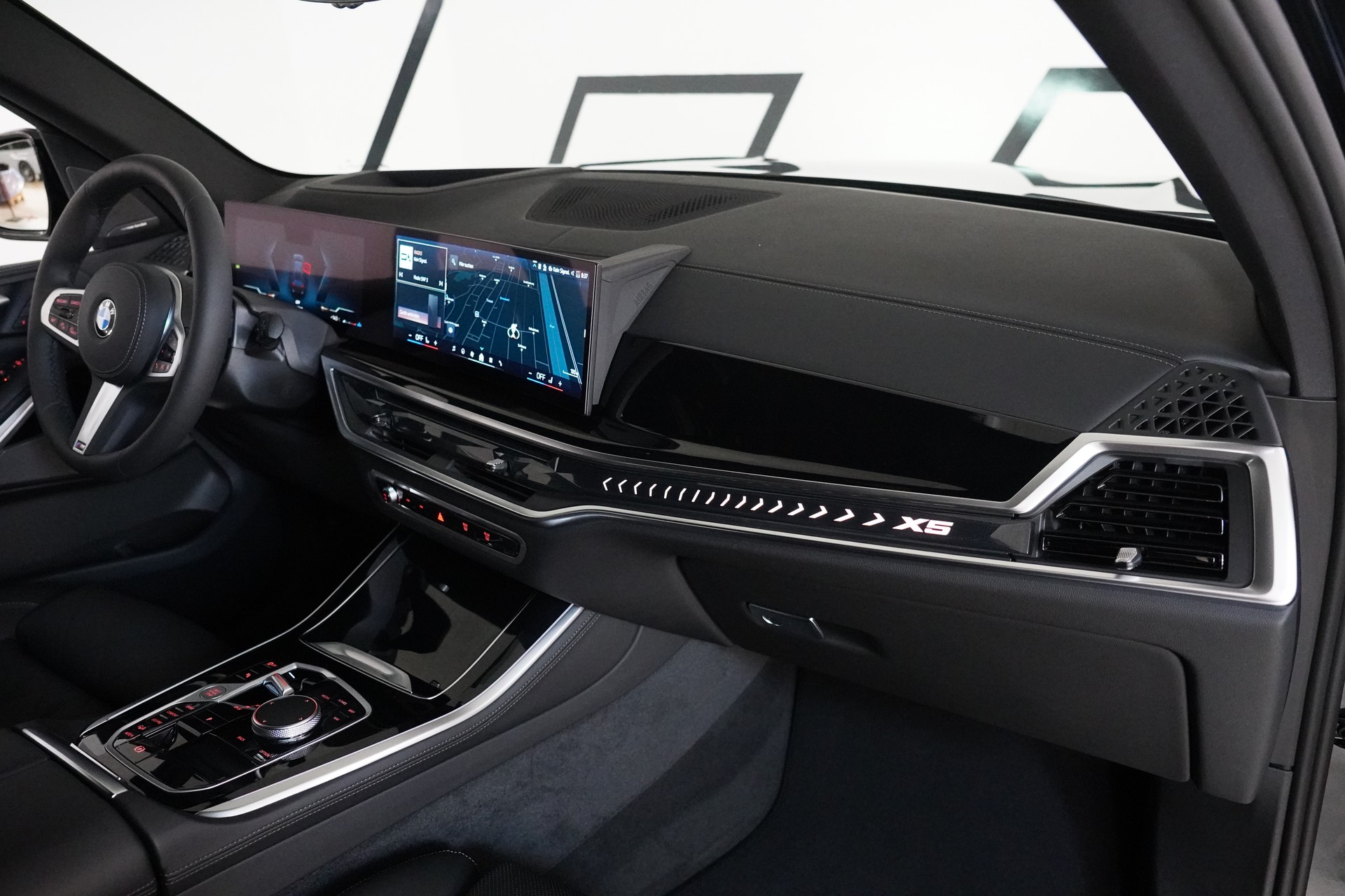 BMW X5 xDrive 48V 30d M Sport Steptronic-image-16