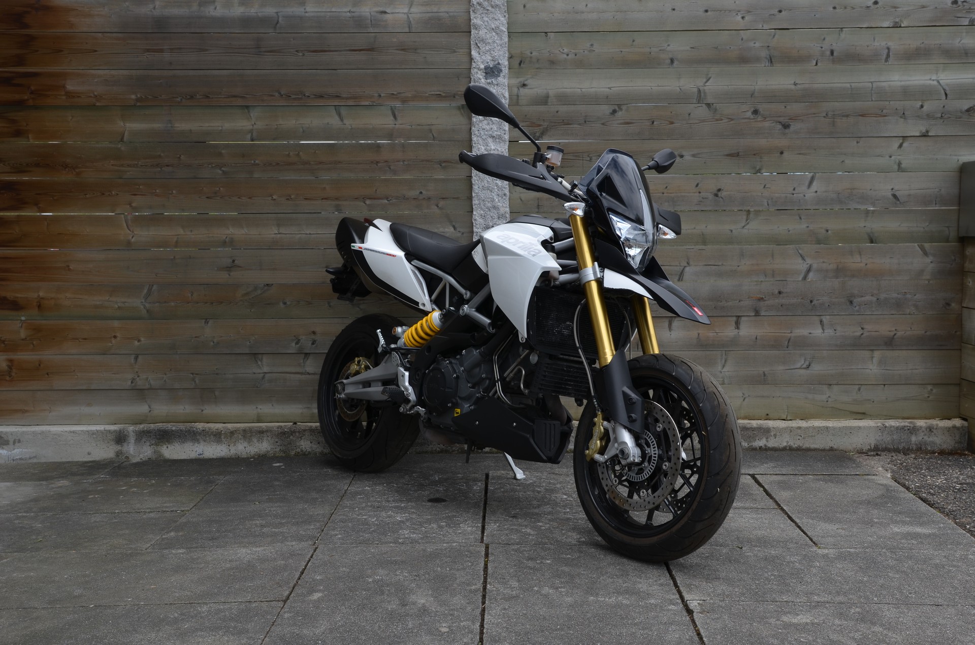 APRILIA Dorsoduro 1200 ABS/TC-image-1