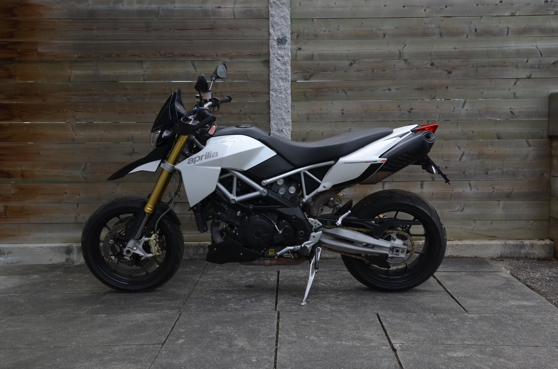 APRILIA Dorsoduro 1200 ABS/TC-image-3