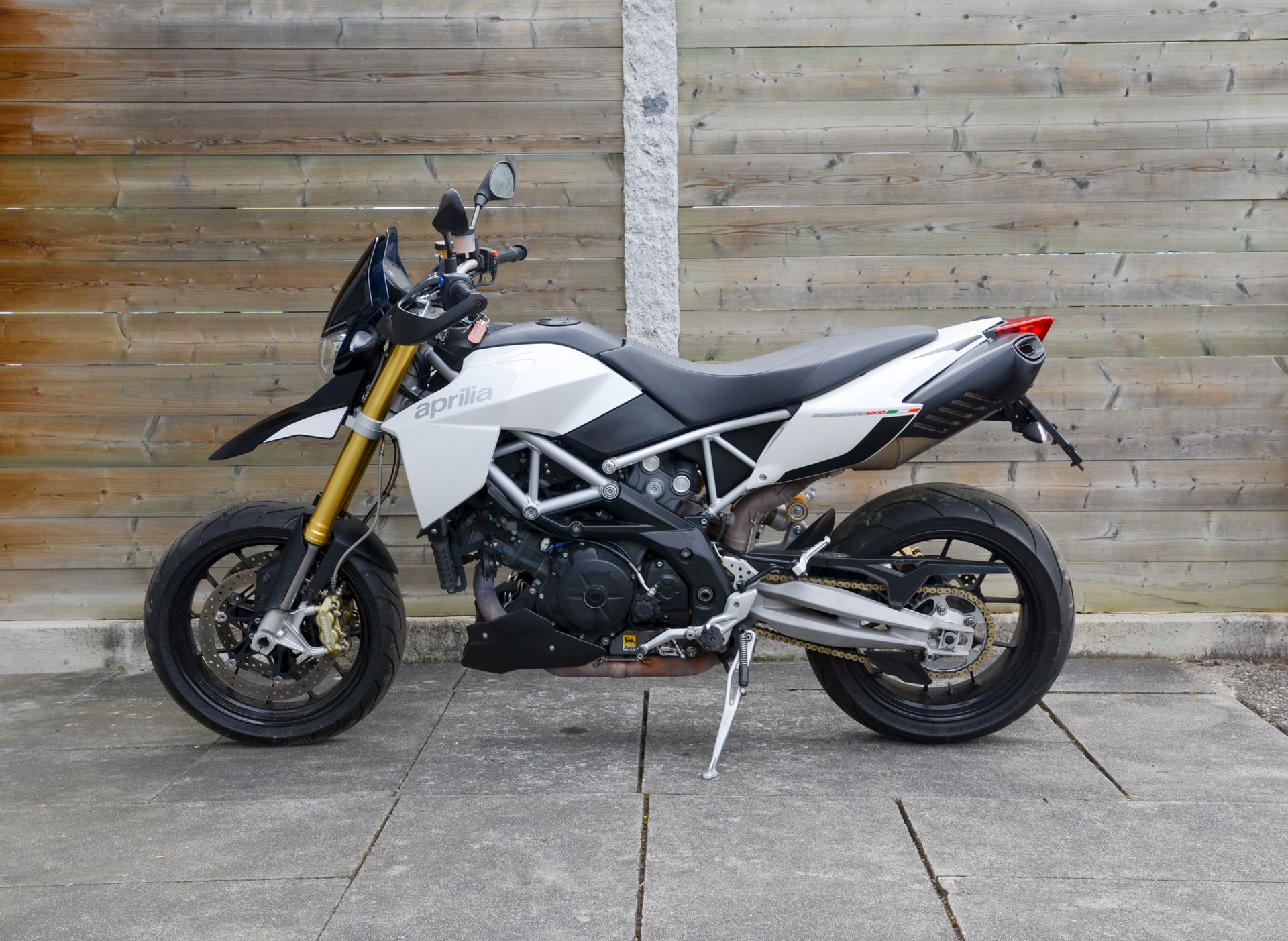 APRILIA Dorsoduro 1200 ABS/TC-image-4