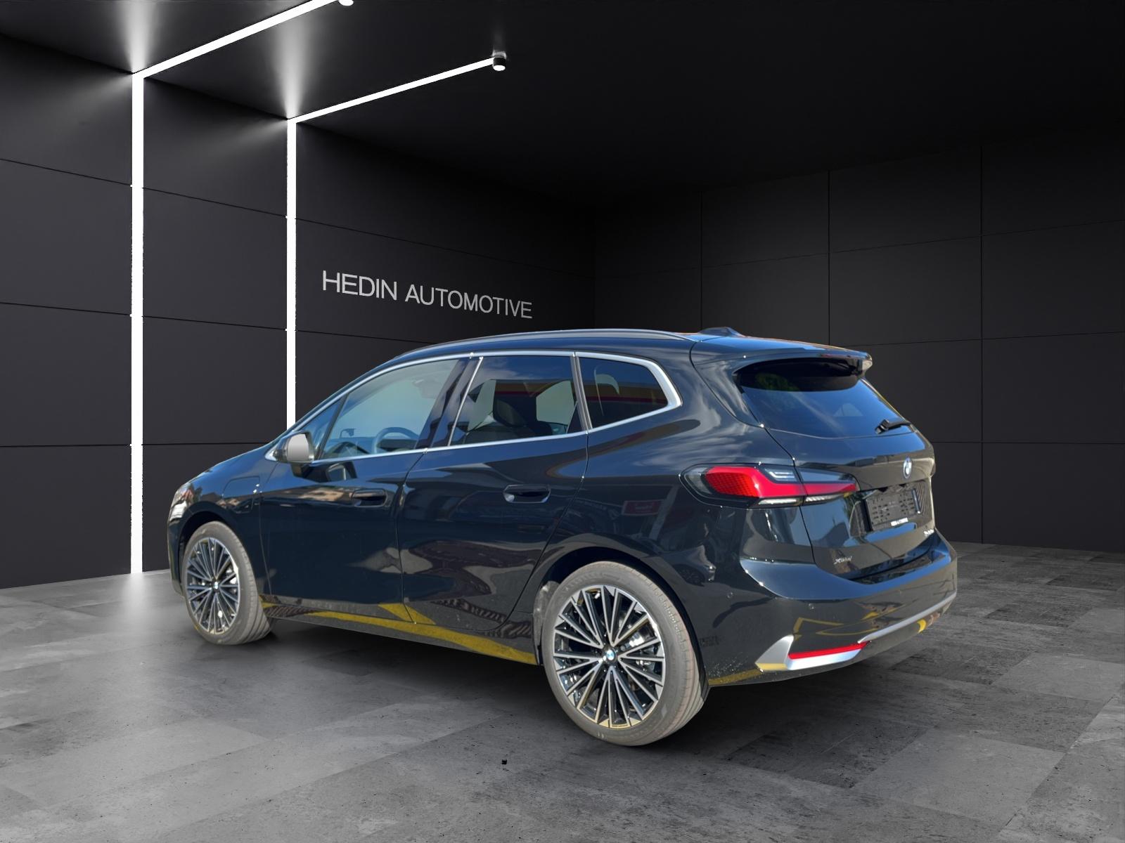 BMW 230e xDrive Active Tourer-showroom-element-2