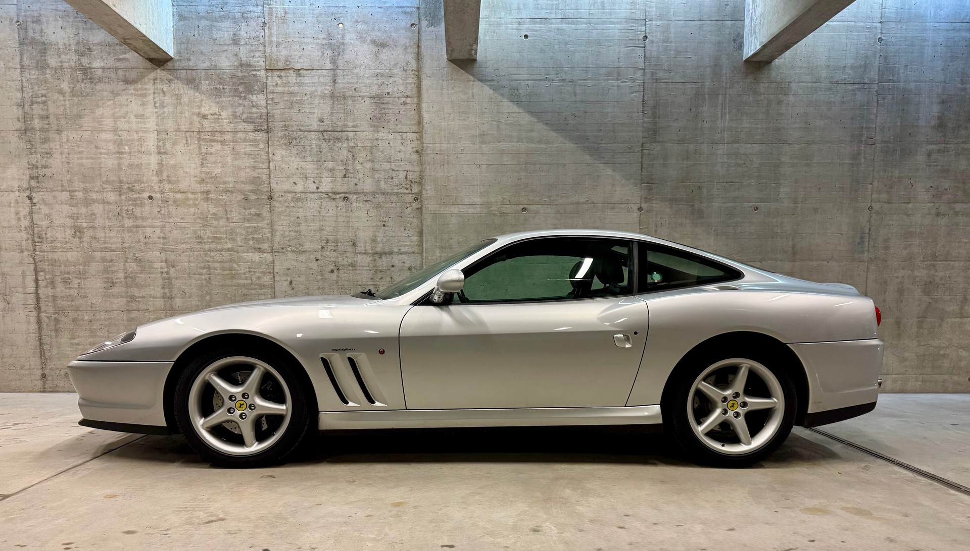 FERRARI F550 Maranello-image-6
