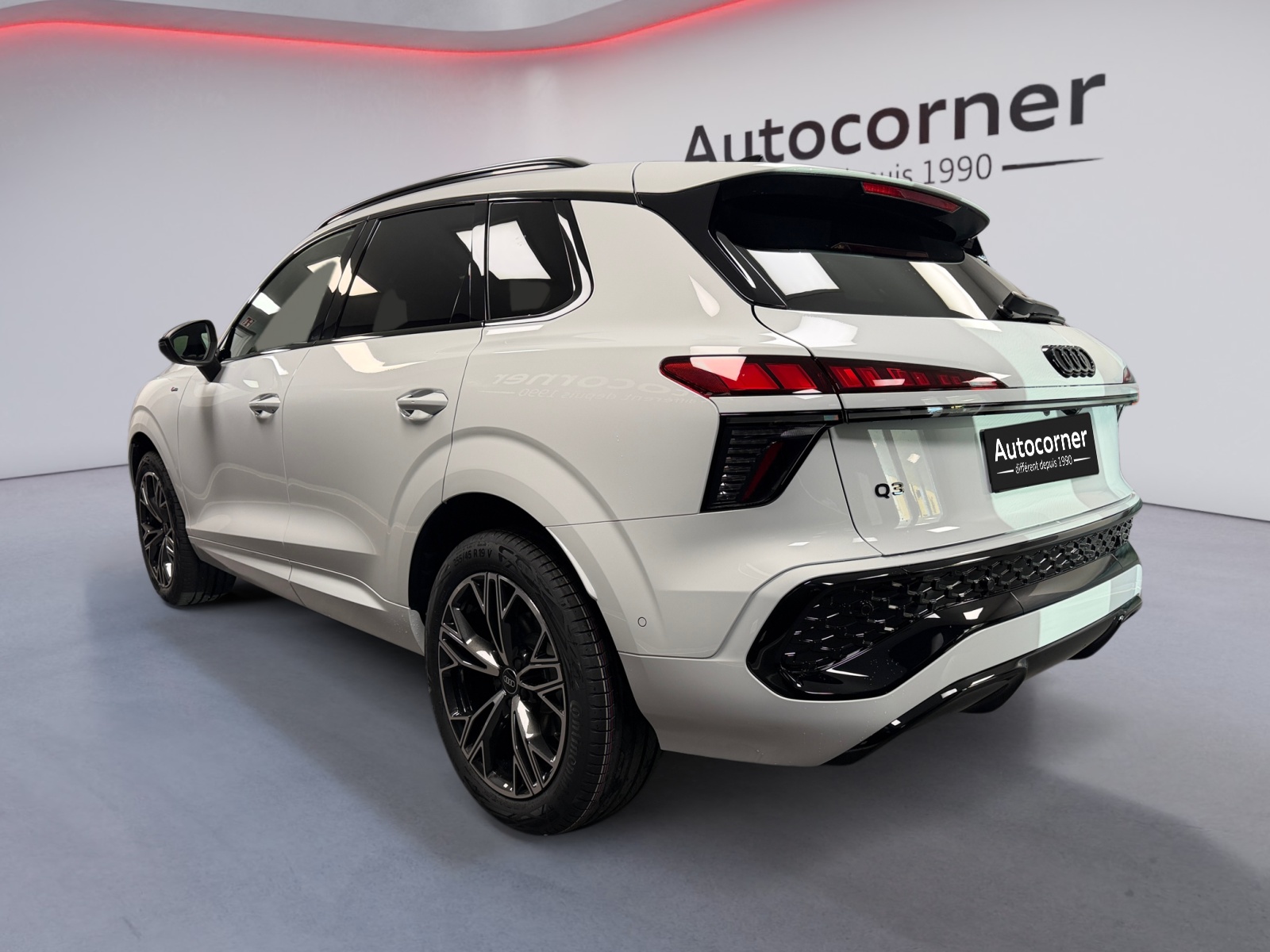 AUDI Q3 SUV 110 kW TFSI S tronic-showroom-element-2