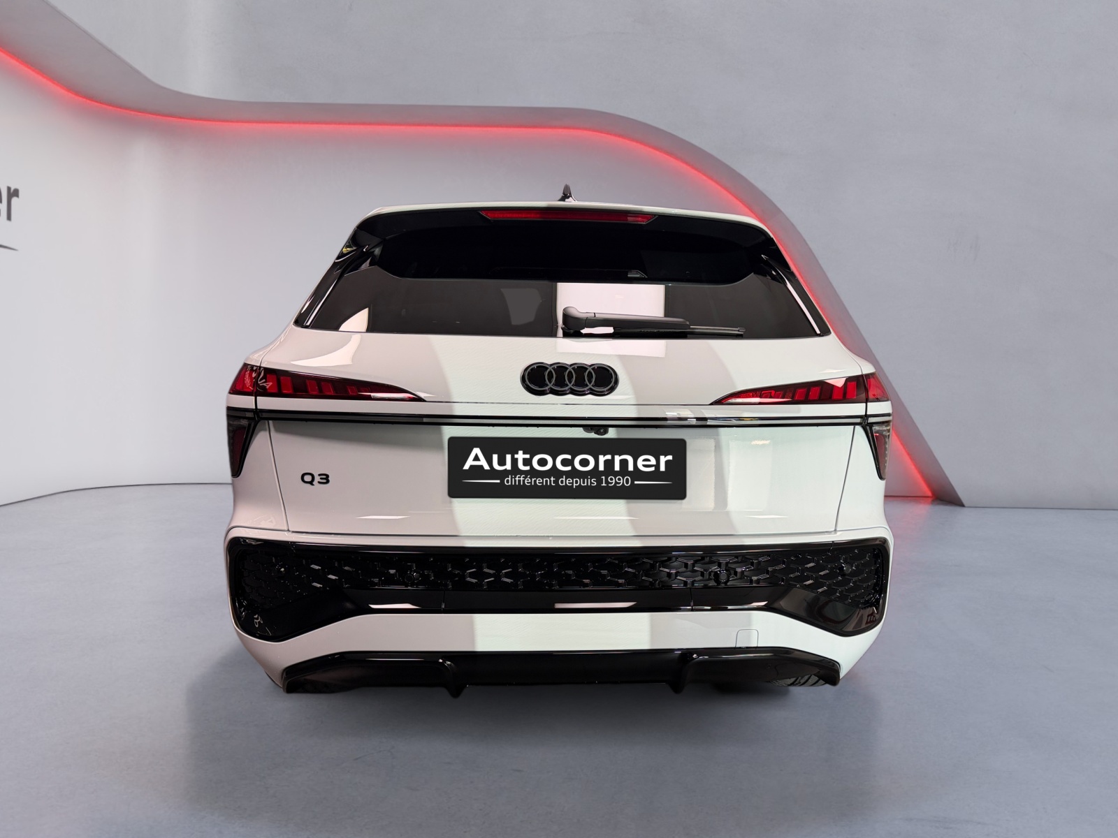 AUDI Q3 SUV 110 kW TFSI S tronic-showroom-element-3