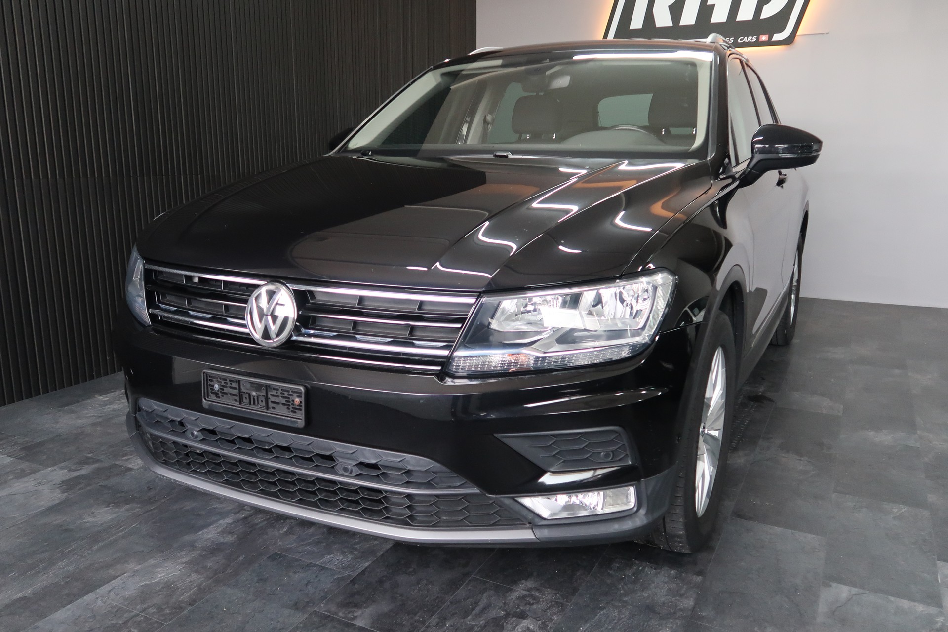 VW Tiguan 1.4TSI 4Motion DSG / CH / MFK / GARANTIE-showroom-element-3