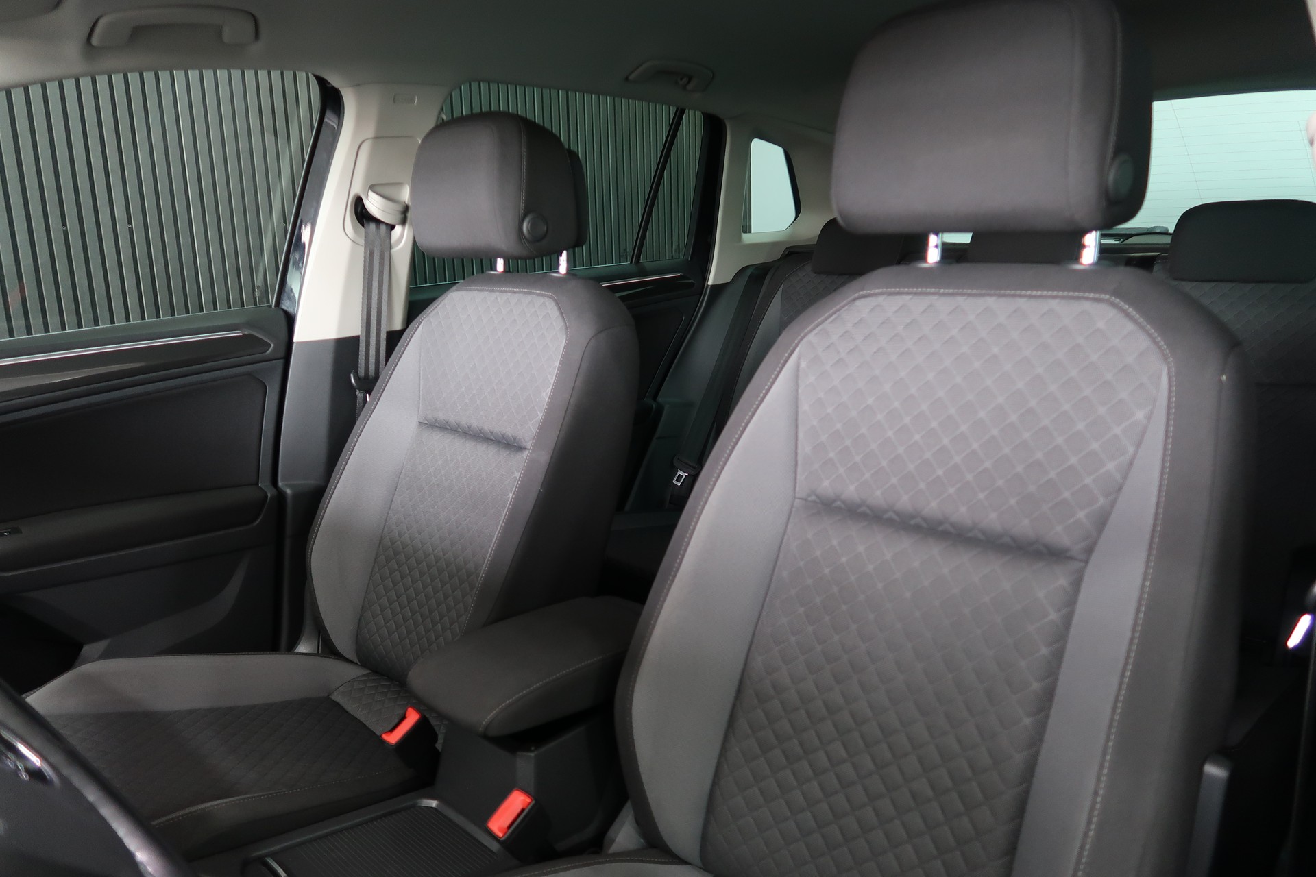 VW Tiguan 1.4TSI 4Motion DSG / CH / MFK / GARANTIE-image-16