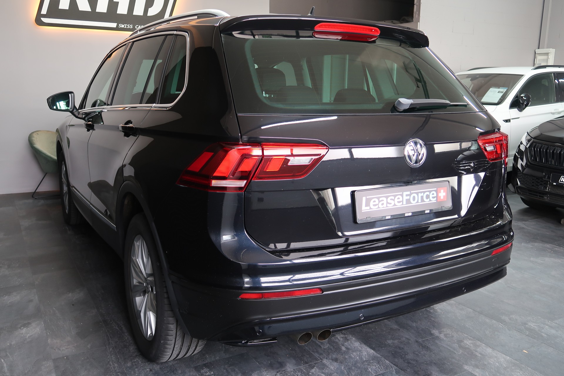 VW Tiguan 1.4TSI 4Motion DSG / CH / MFK / GARANTIE-image-11