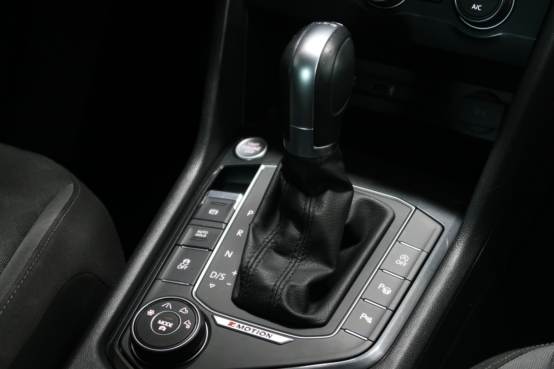VW Tiguan 1.4TSI 4Motion DSG / CH / MFK / GARANTIE-image-25