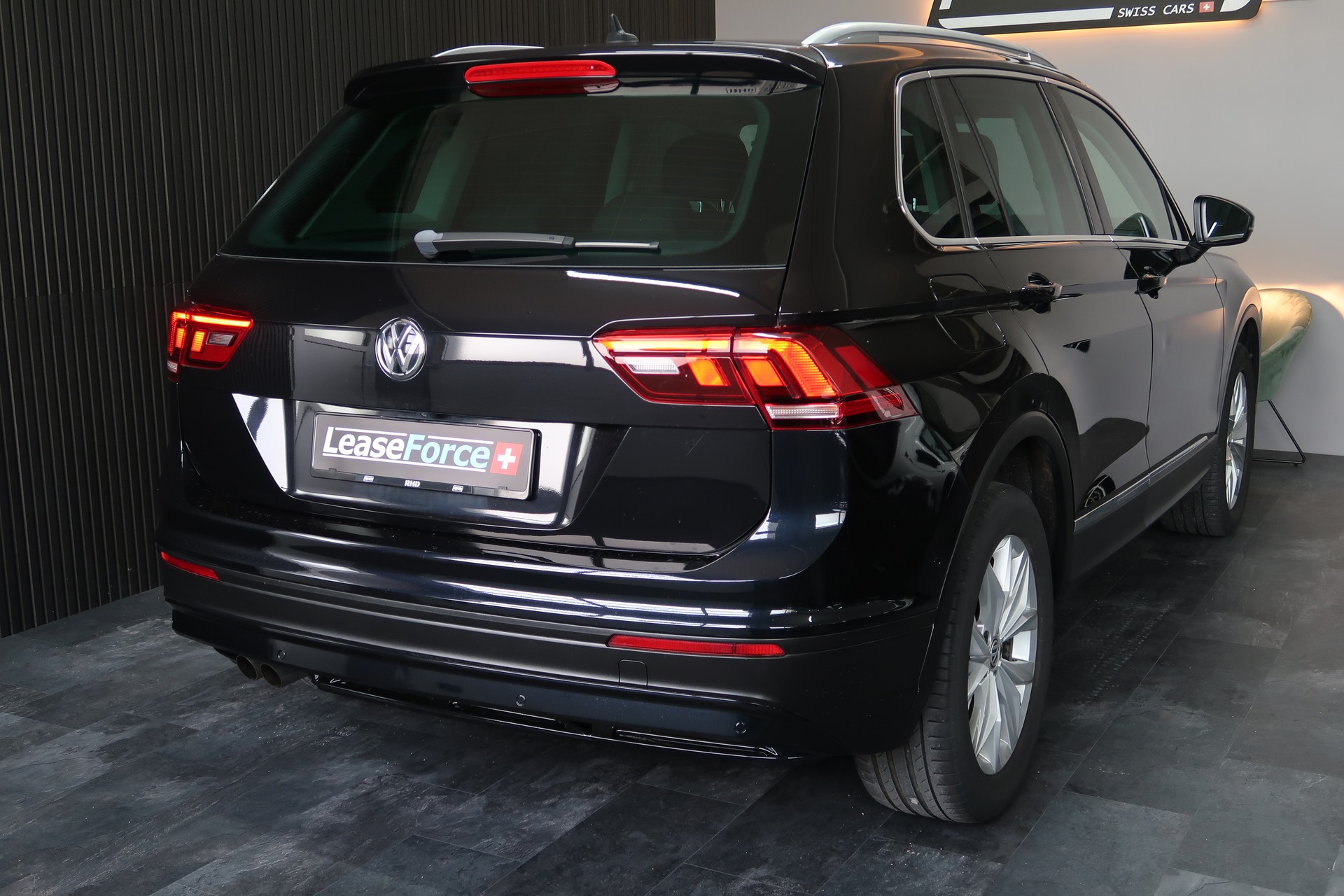 VW Tiguan 1.4TSI 4Motion DSG / CH / MFK / GARANTIE-image-9