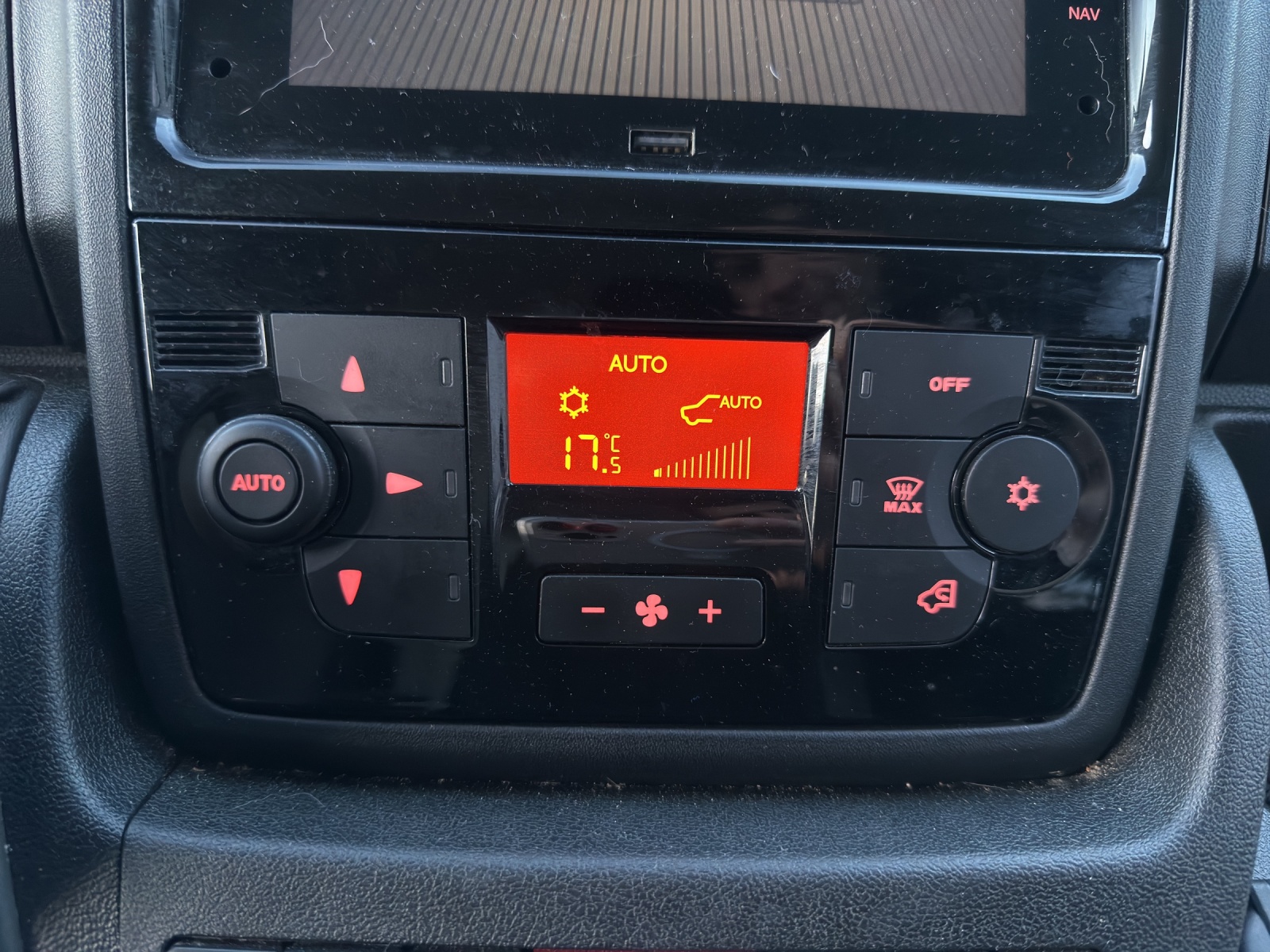 CITROEN Jumper 35 2.2 BlueHDi 140 Control L3H2-image-15