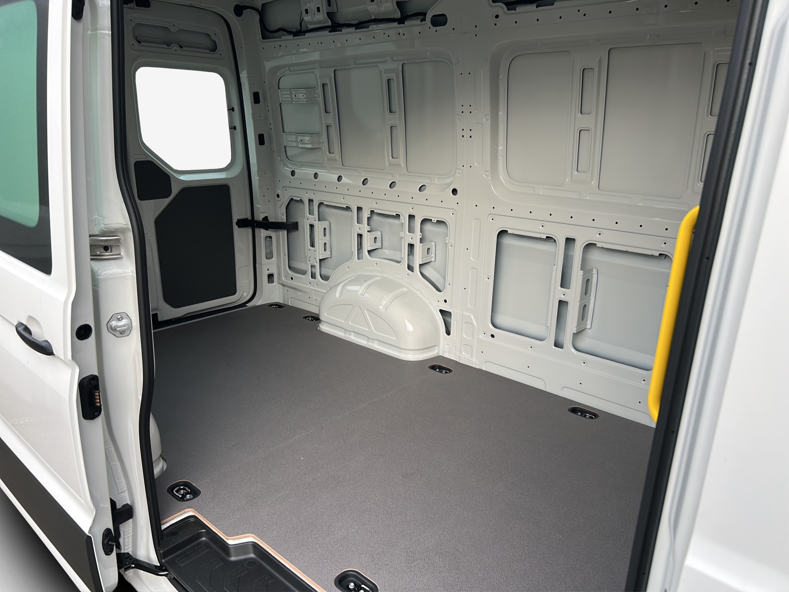 VW Crafter 35 2.0 BiTDI Entry L3 A-image-11
