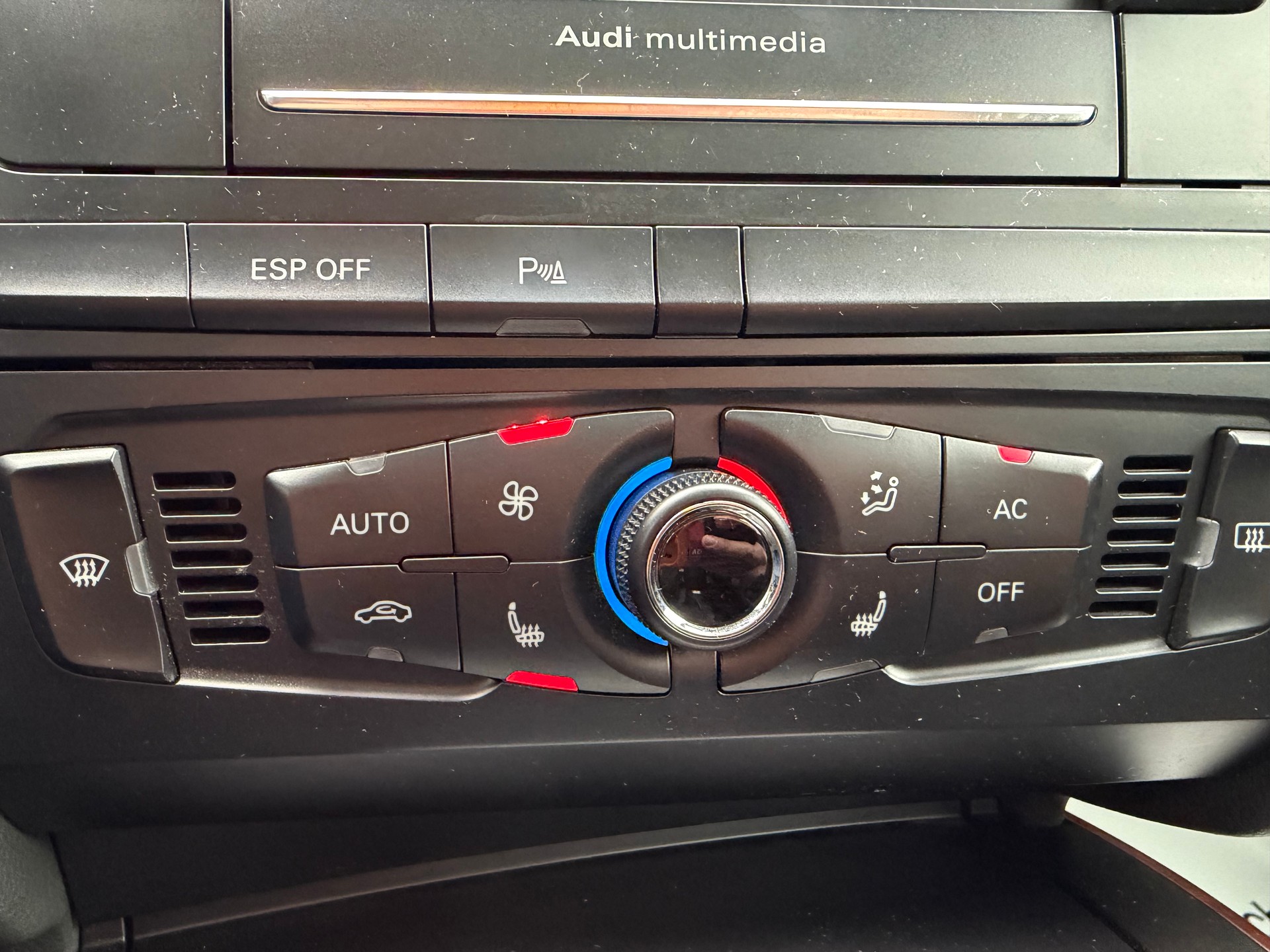 AUDI A4 allroad 3.0 TDI quattro S-tronic-image-10