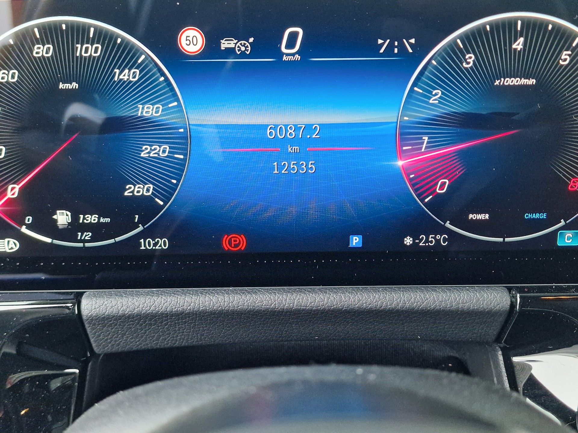 MERCEDES-BENZ GLA 220 4Matic 8G-DCT AMG Line 8xAlu Multibeam-image-15