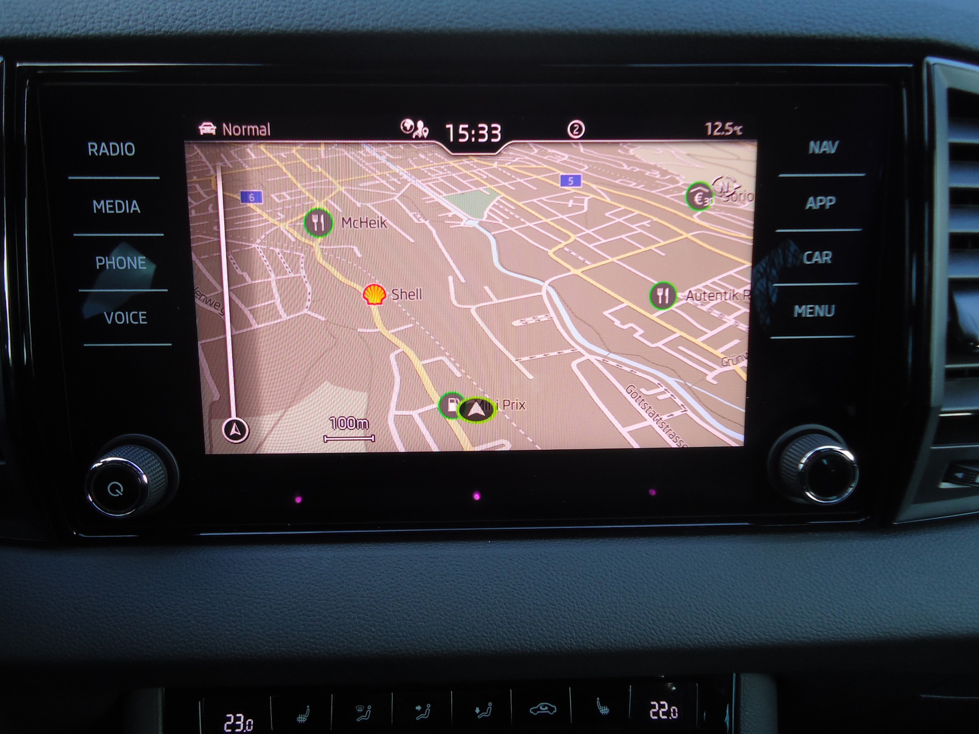 SKODA Karoq 1.5 TSI SportLine DSG-image-12