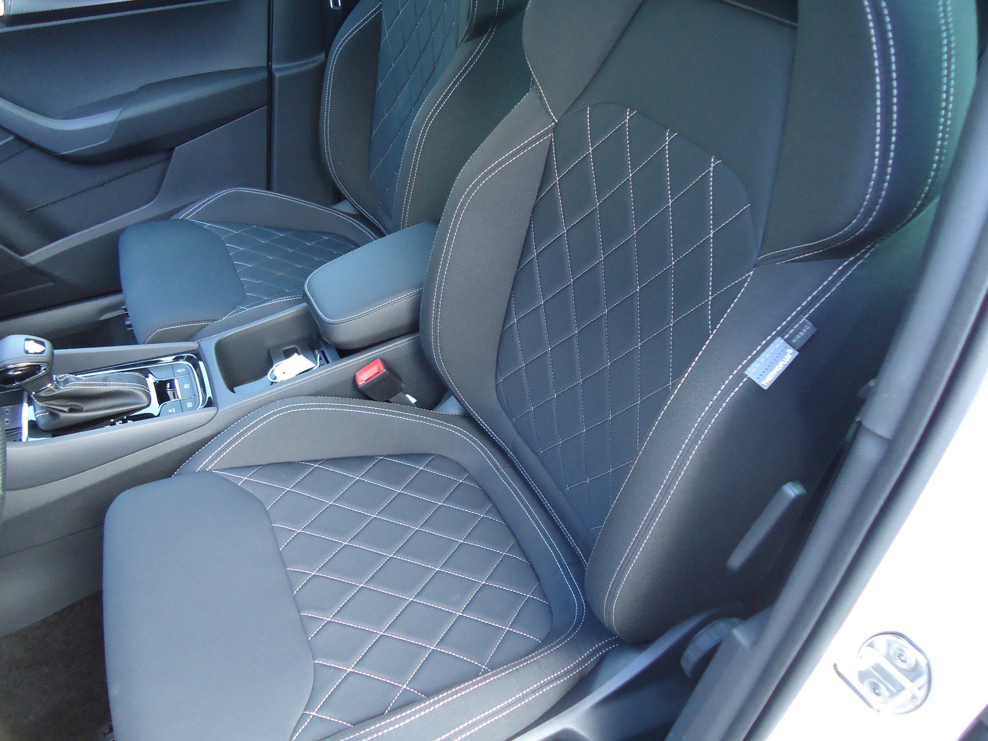 SKODA Karoq 1.5 TSI SportLine DSG-image-3