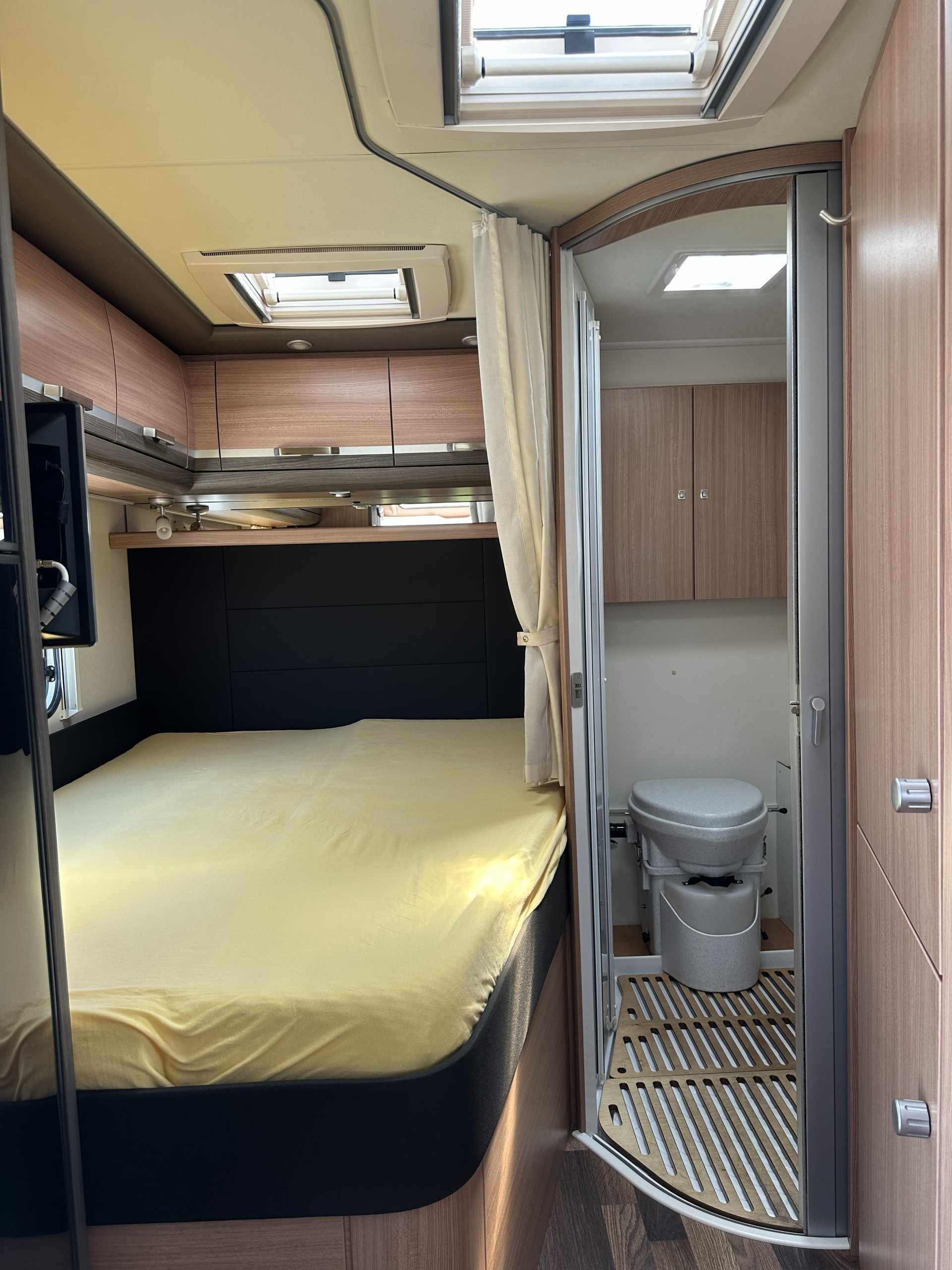 KNAUS 650MF-image-8