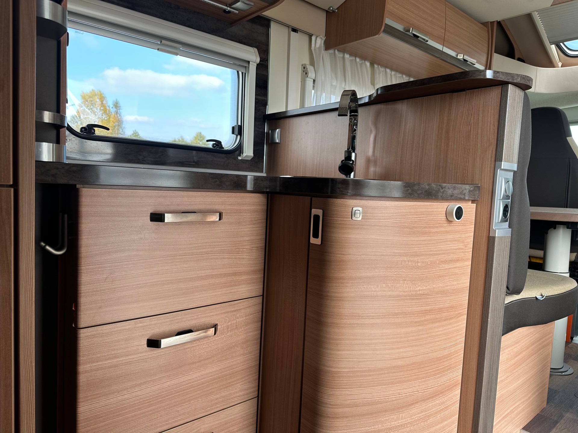 KNAUS 650MF-image-11
