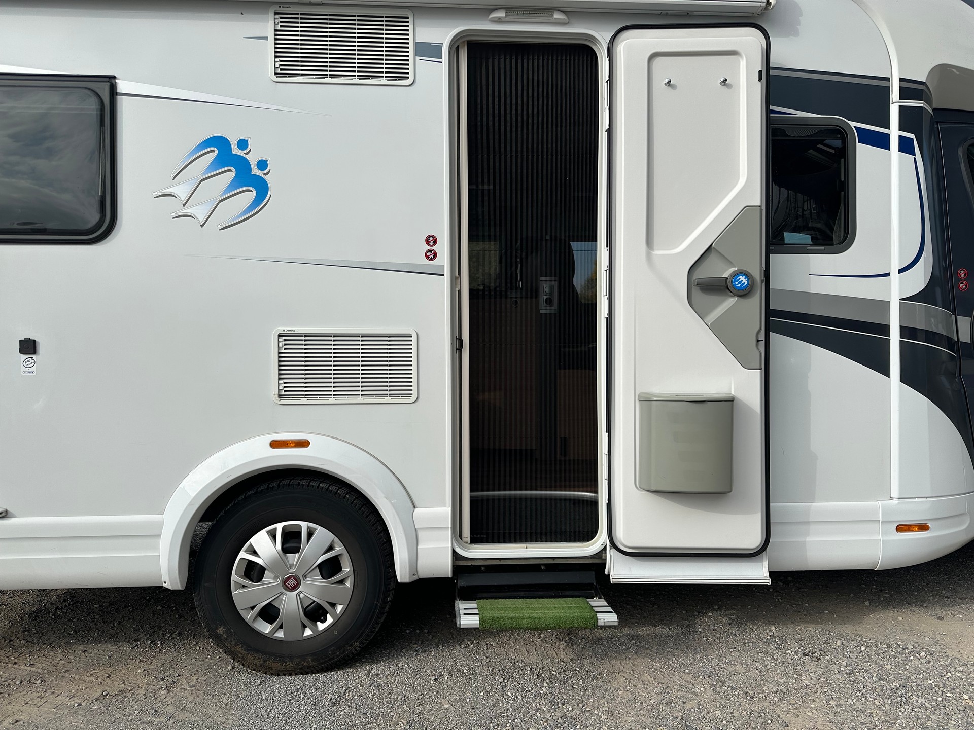 KNAUS 650MF-image-5
