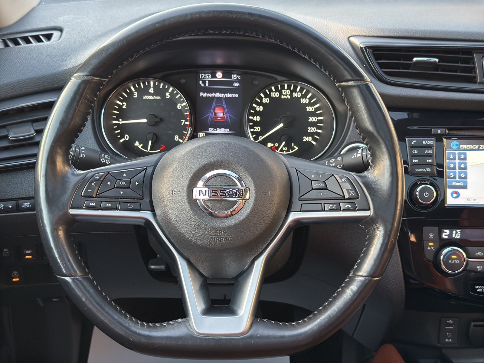 NISSAN X-Trail 1.3 DIG-T Tekna DCT-image-10
