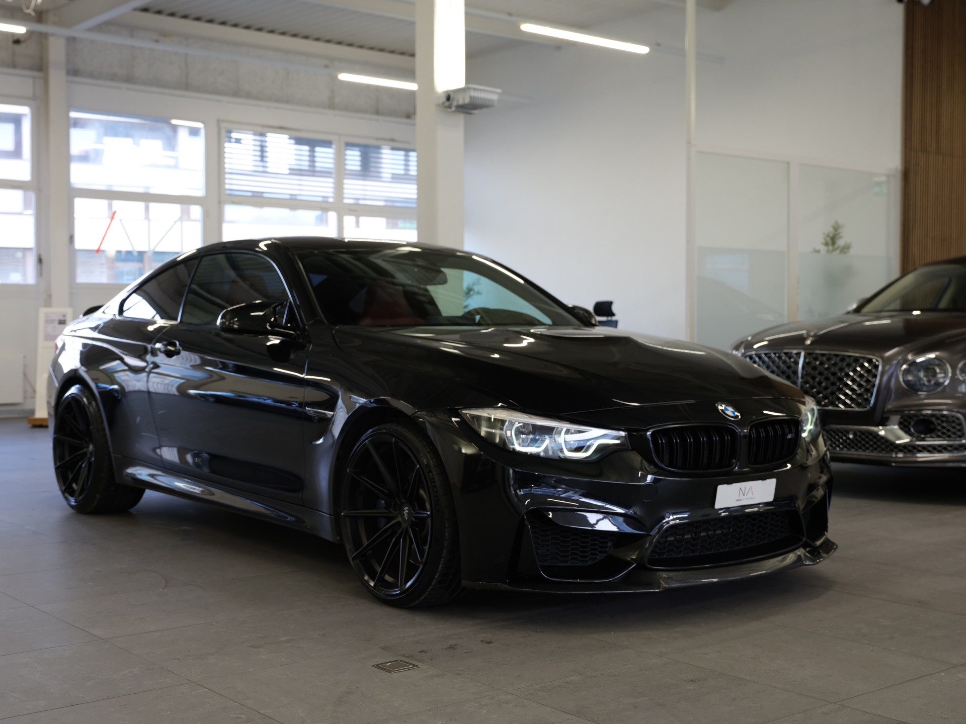 BMW M4 Coupé *Carbon Paket* *Shadow Line*-showroom-element-1