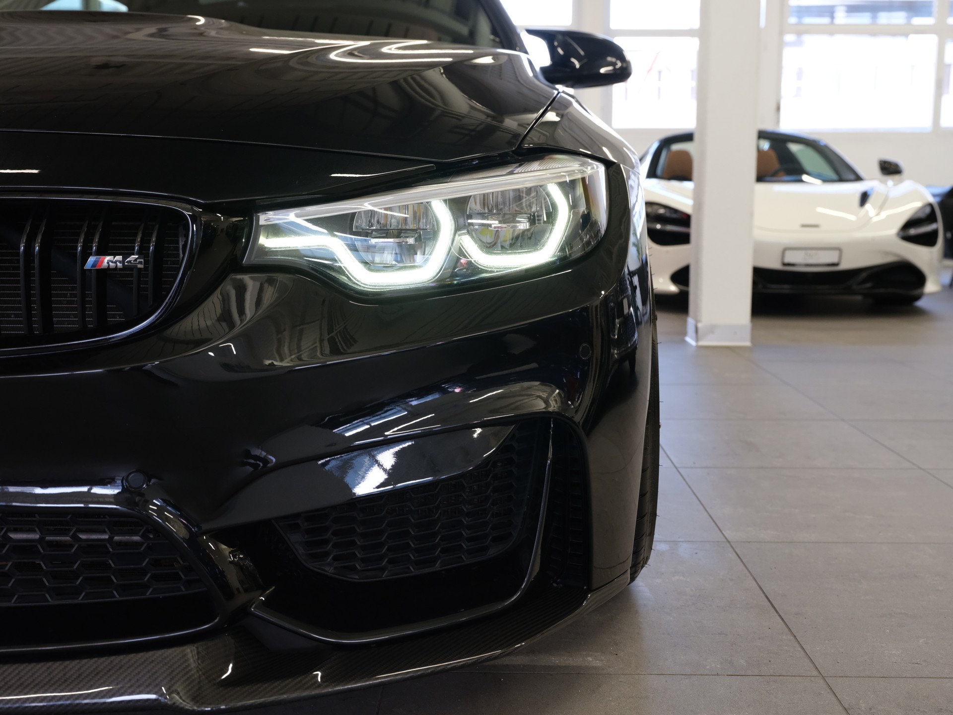 BMW M4 Coupé *Carbon Paket* *Shadow Line*-image-8