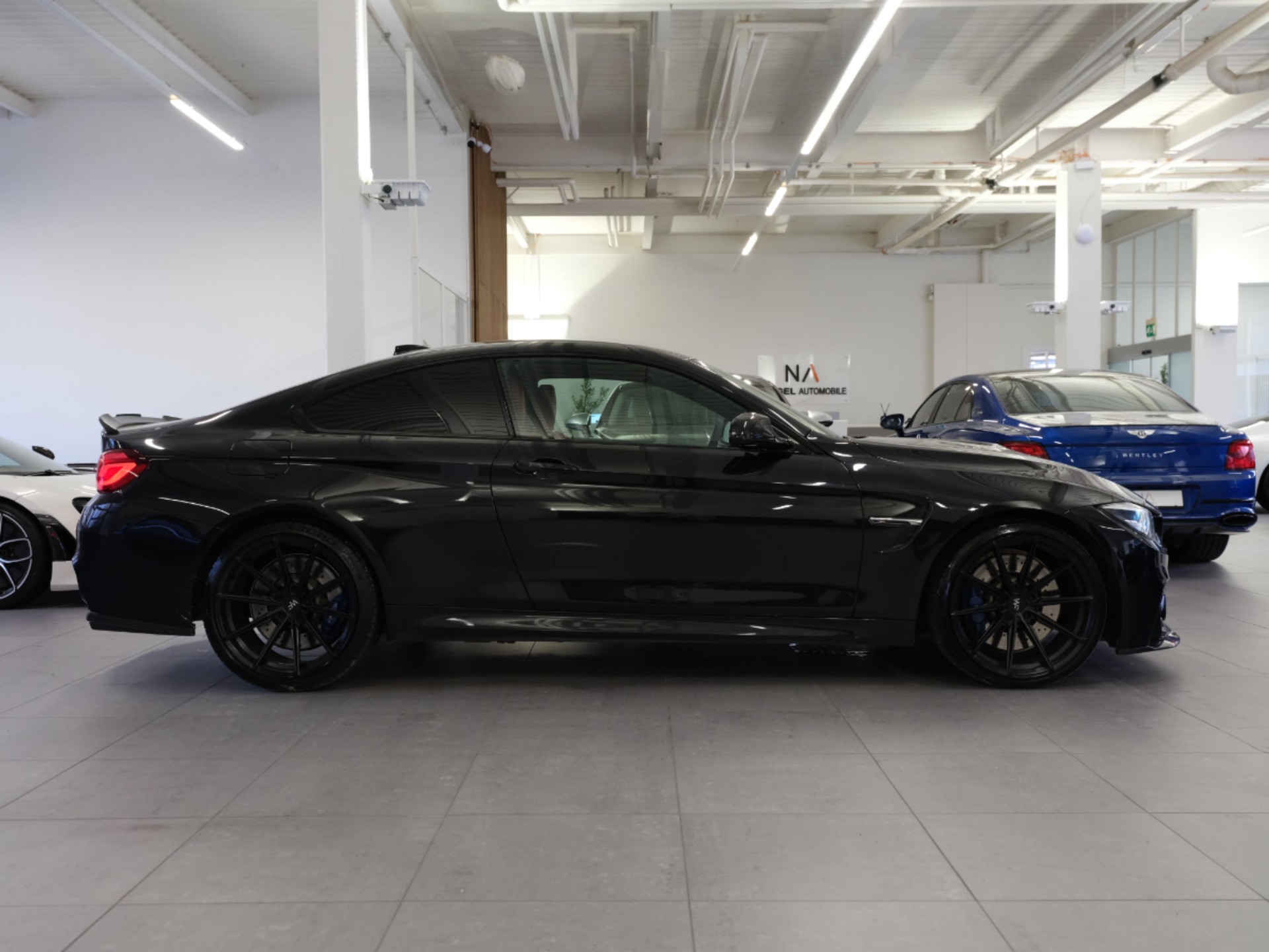 BMW M4 Coupé *Carbon Paket* *Shadow Line*-image-6