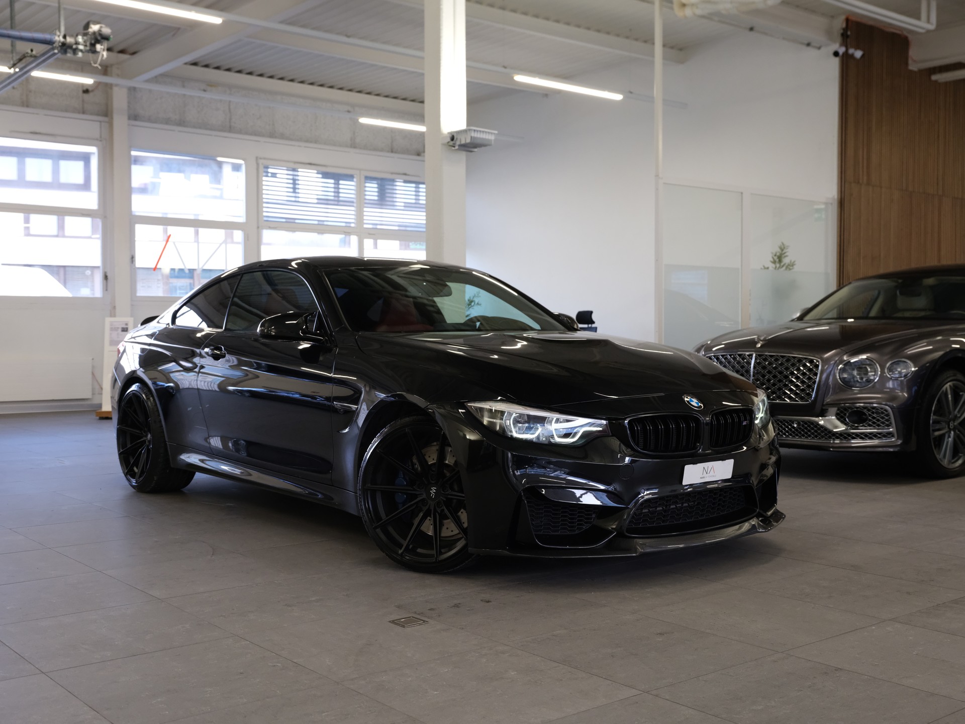 BMW M4 Coupé *Carbon Paket* *Shadow Line*