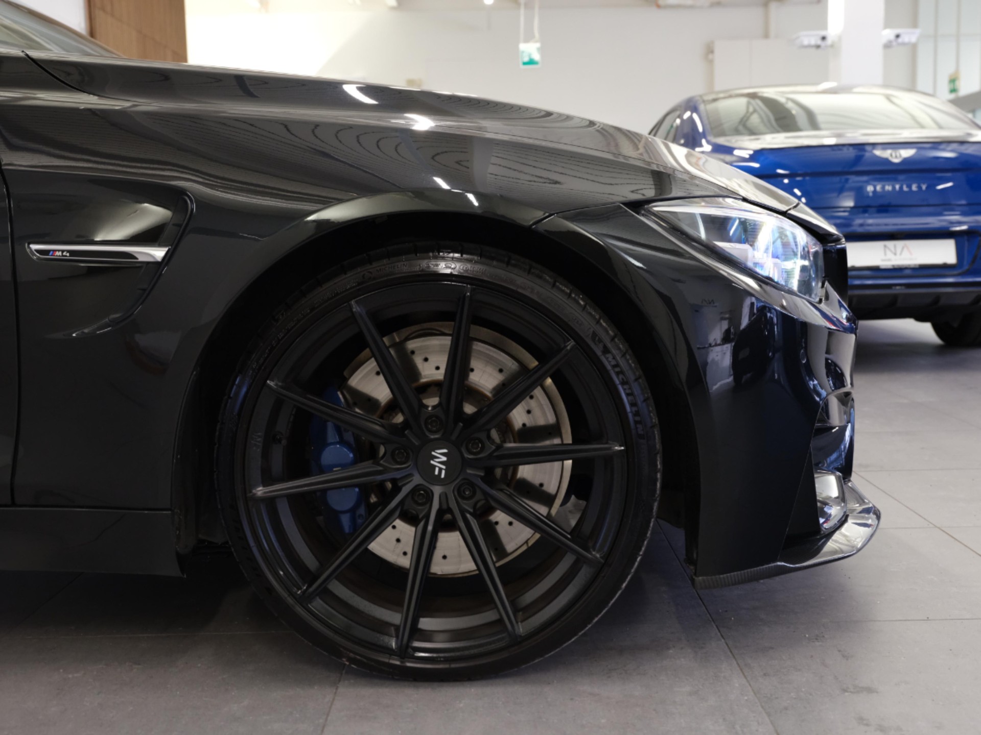 BMW M4 Coupé *Carbon Paket* *Shadow Line*-image-7