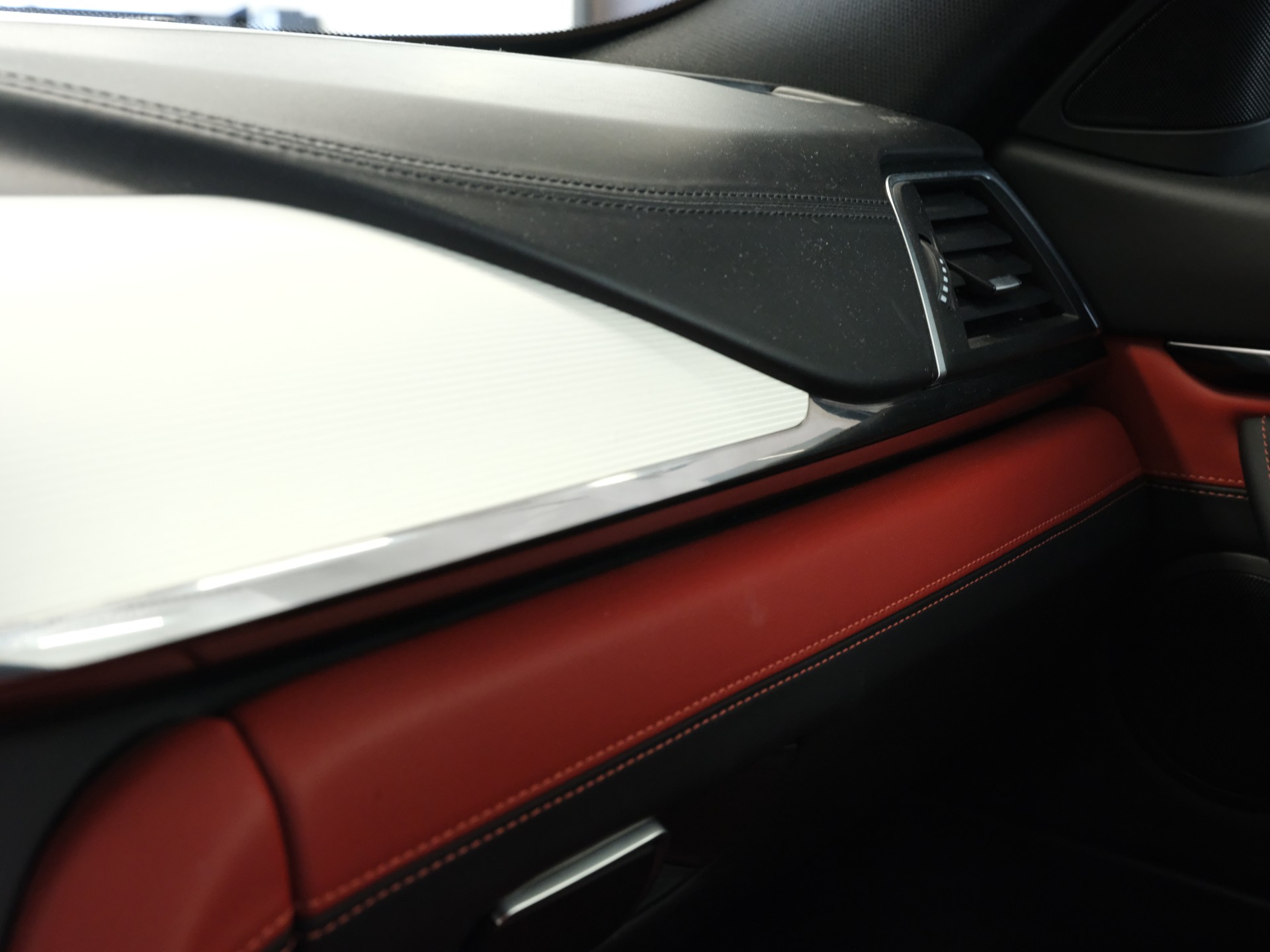 BMW M4 Coupé *Carbon Paket* *Shadow Line*-image-24