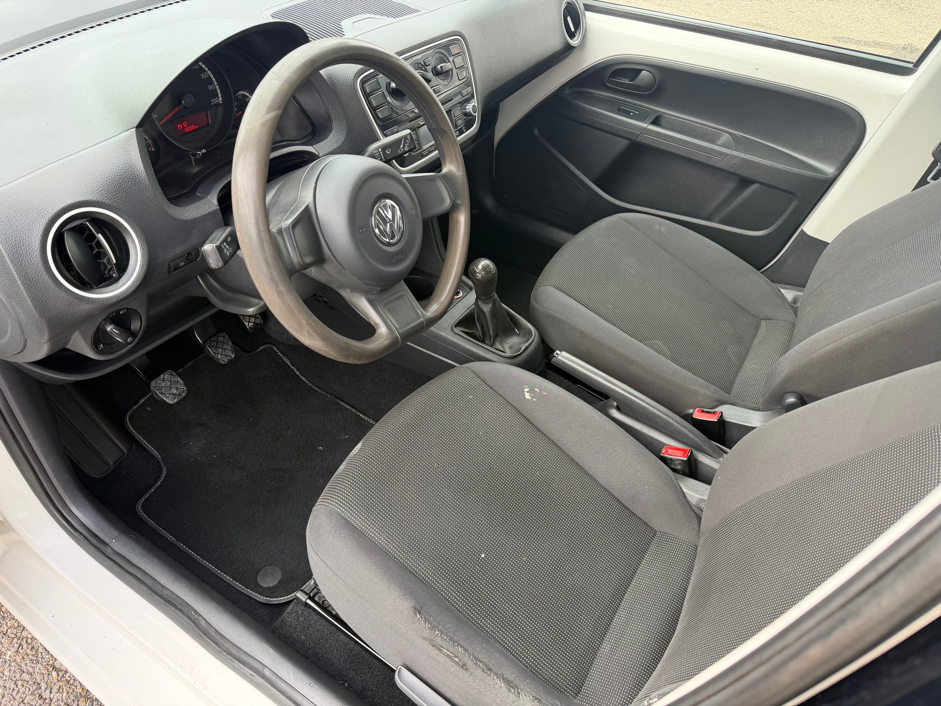 VW Up 1.0 take up-image-5