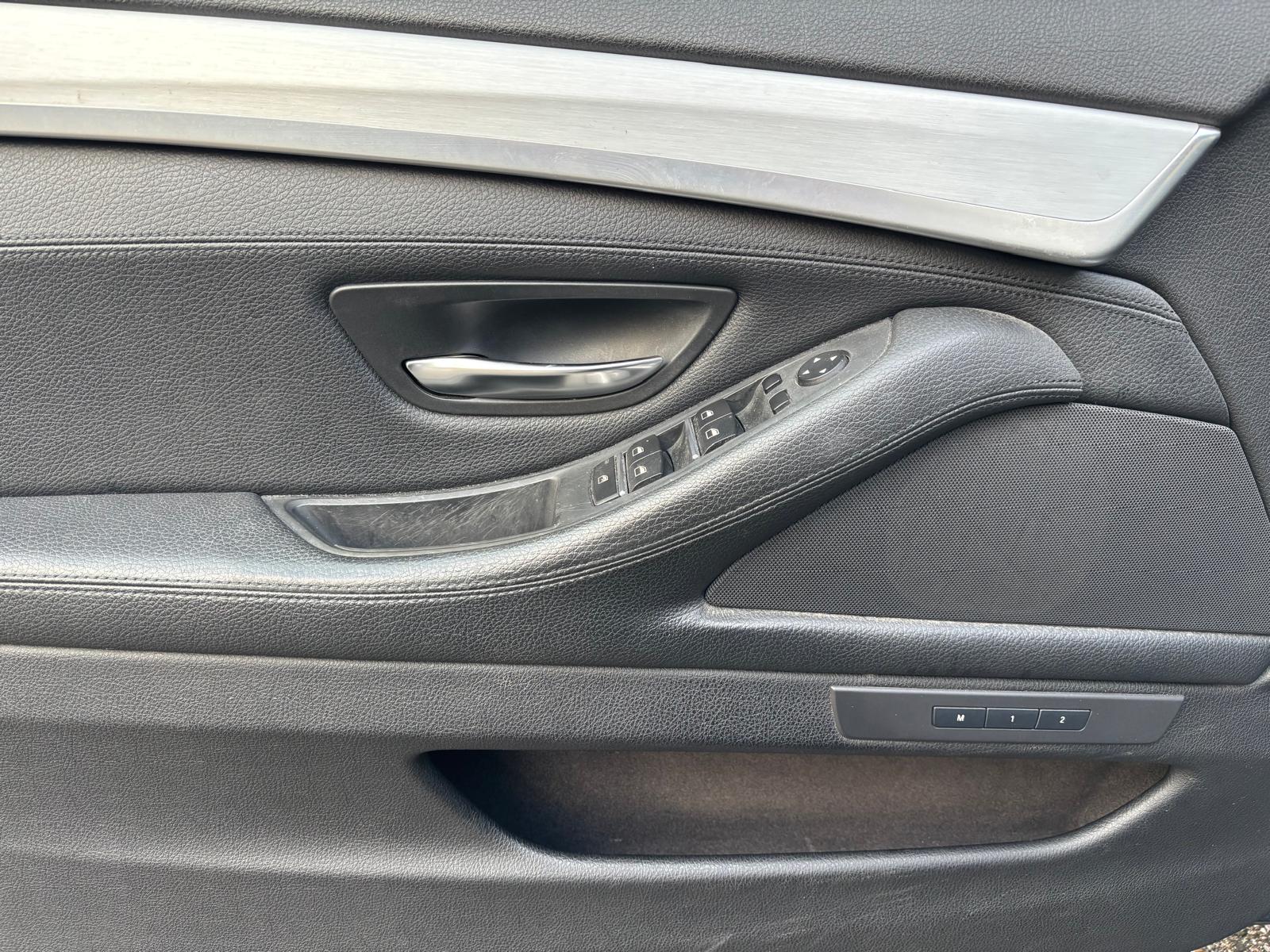 BMW M550d Touring xDrive Steptronic-image-11
