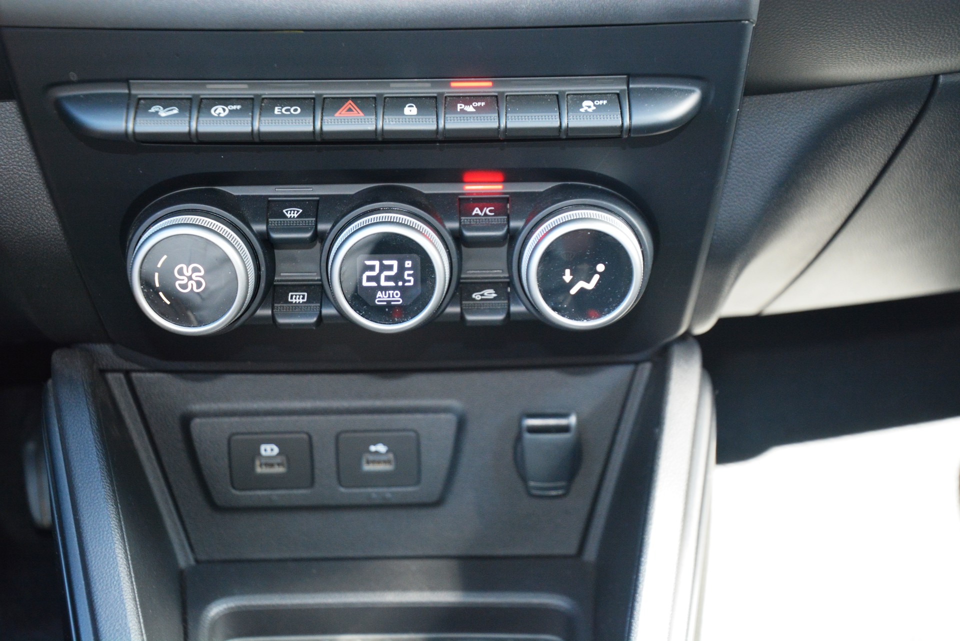 DACIA Duster TCe 150 Prestige 4x4-image-11
