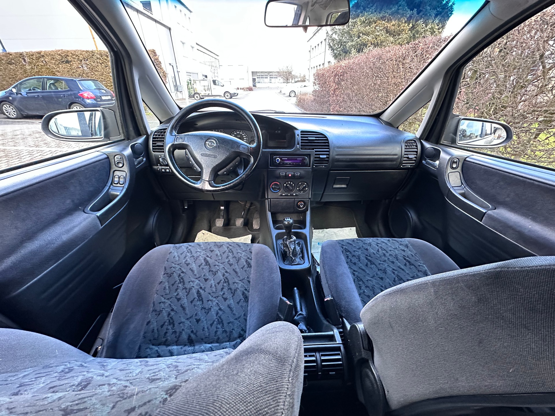 OPEL Zafira 2.2i 16V Elegance-image-8