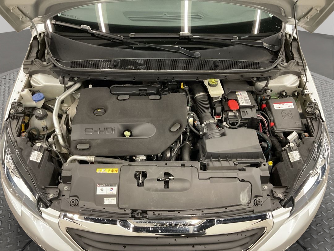 PEUGEOT 308 SW 2.0 BlueHDI Active Automatic-image-15