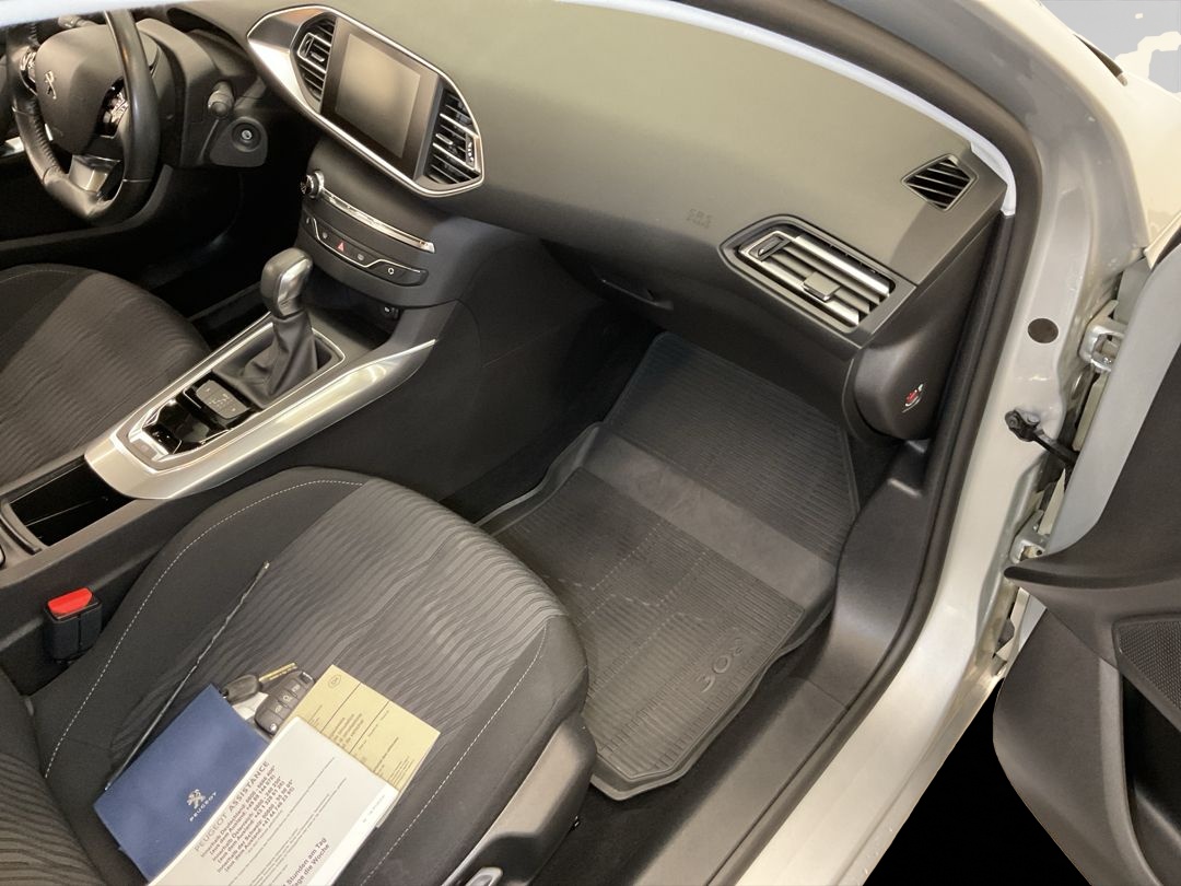 PEUGEOT 308 SW 2.0 BlueHDI Active Automatic-image-11