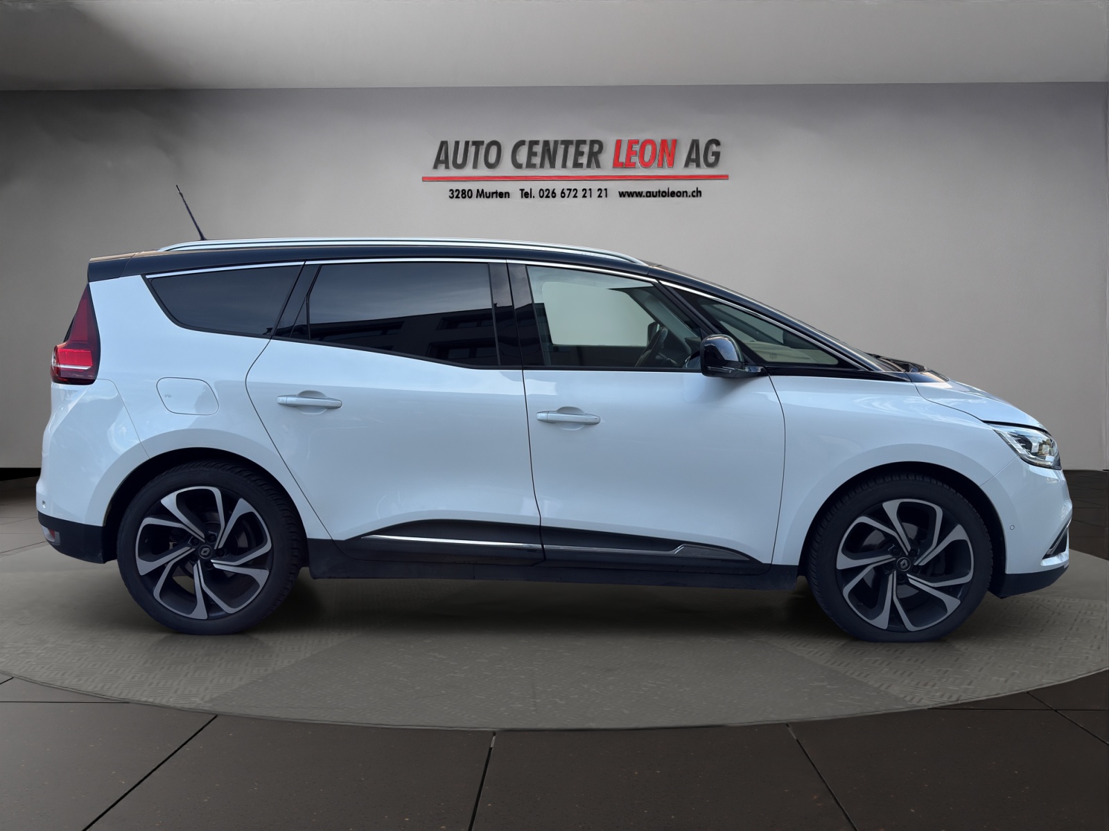 RENAULT Grand Scénic 1.8 dCi Initiale Paris EDC-image-6