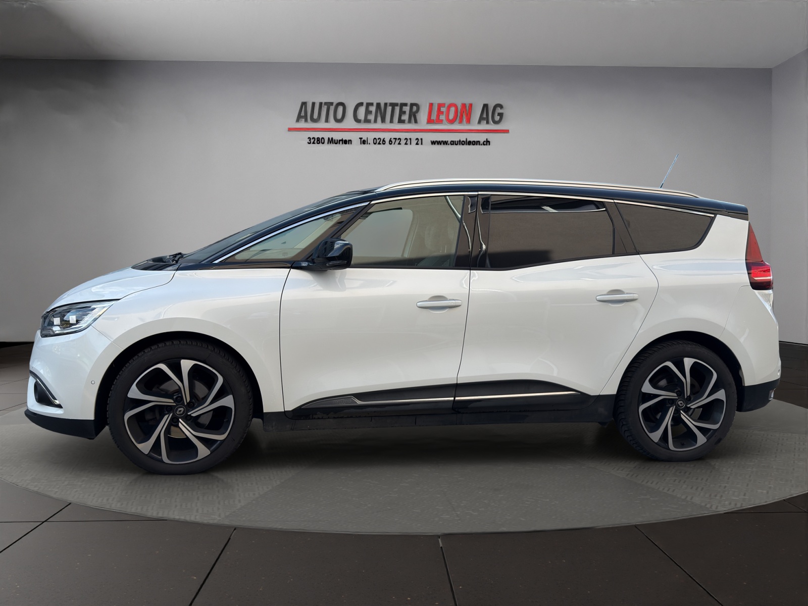 RENAULT Grand Scénic 1.8 dCi Initiale Paris EDC-showroom-element-2
