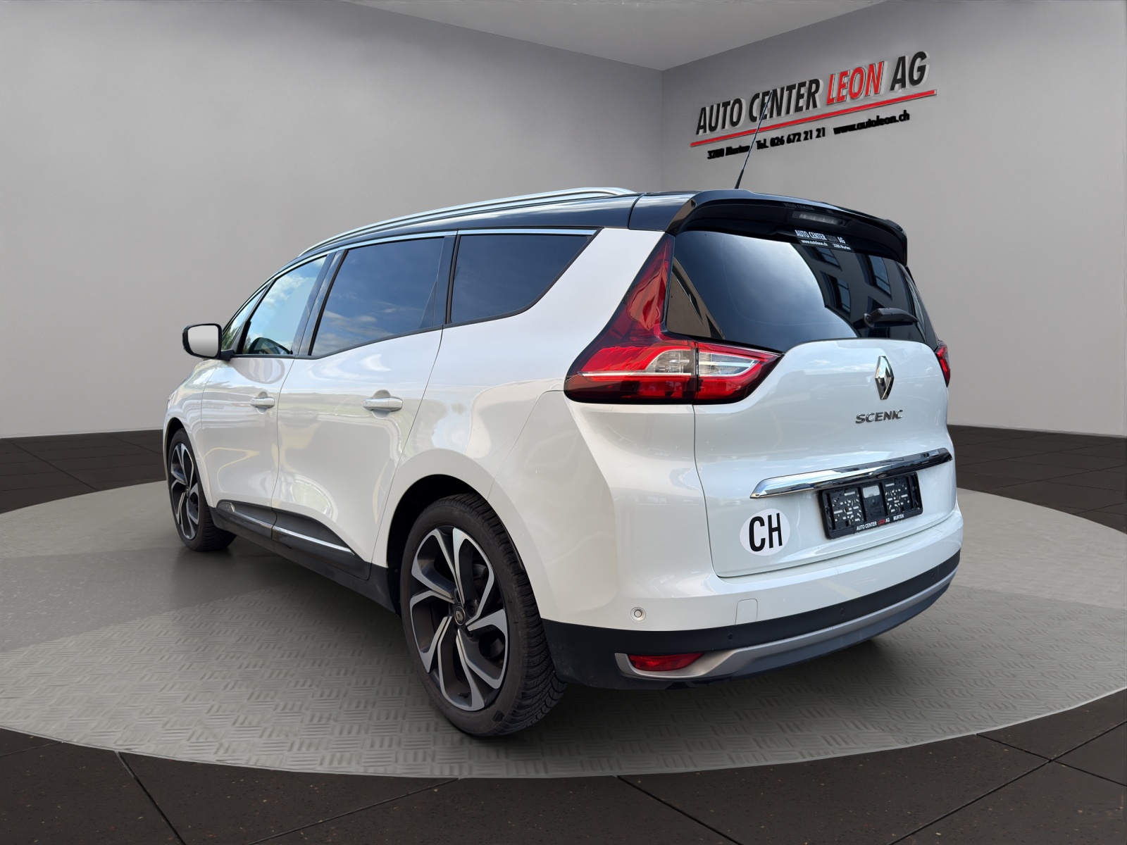 RENAULT Grand Scénic 1.8 dCi Initiale Paris EDC-showroom-element-3