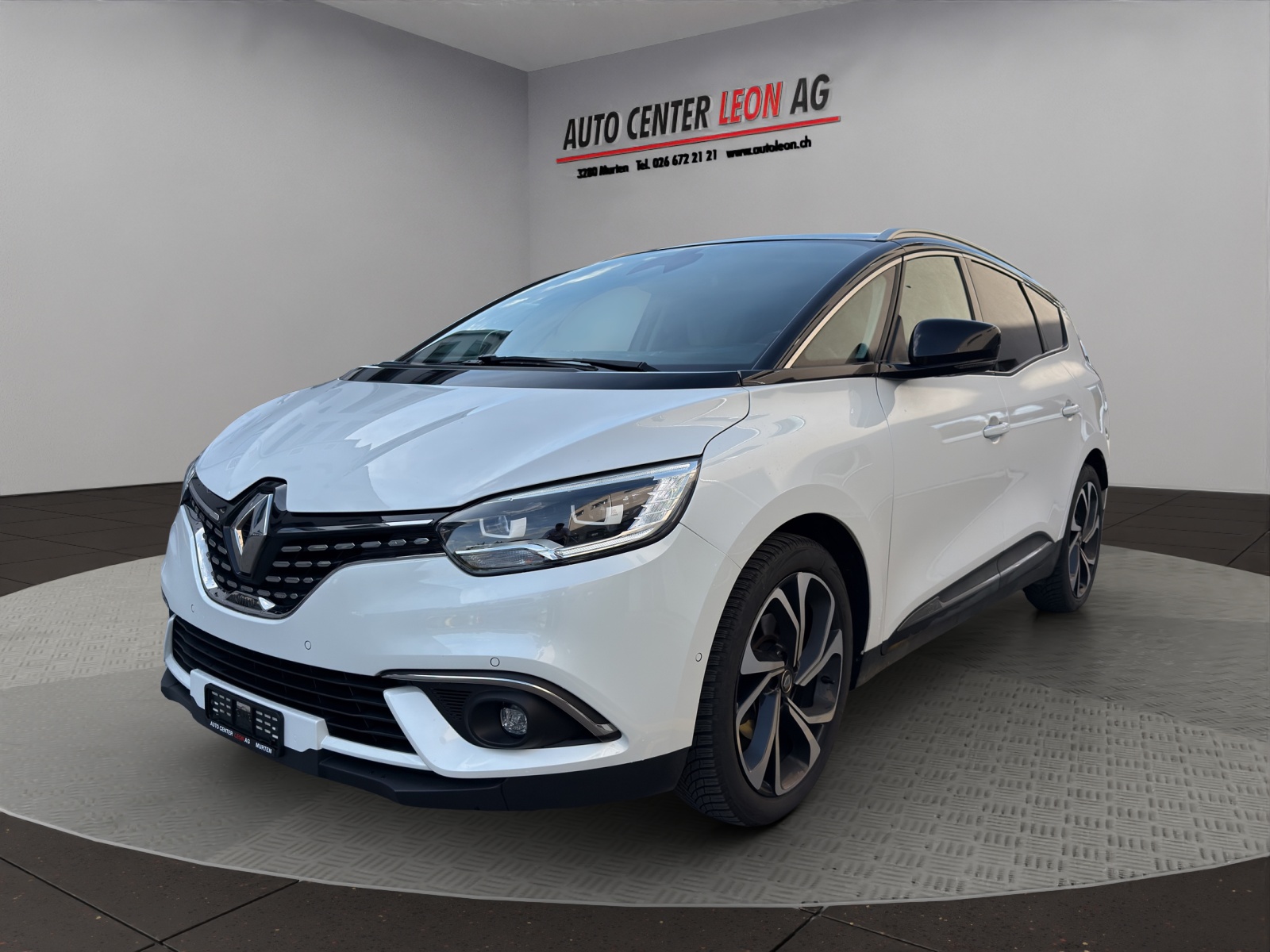 RENAULT Grand Scénic 1.8 dCi Initiale Paris EDC-showroom-element-1