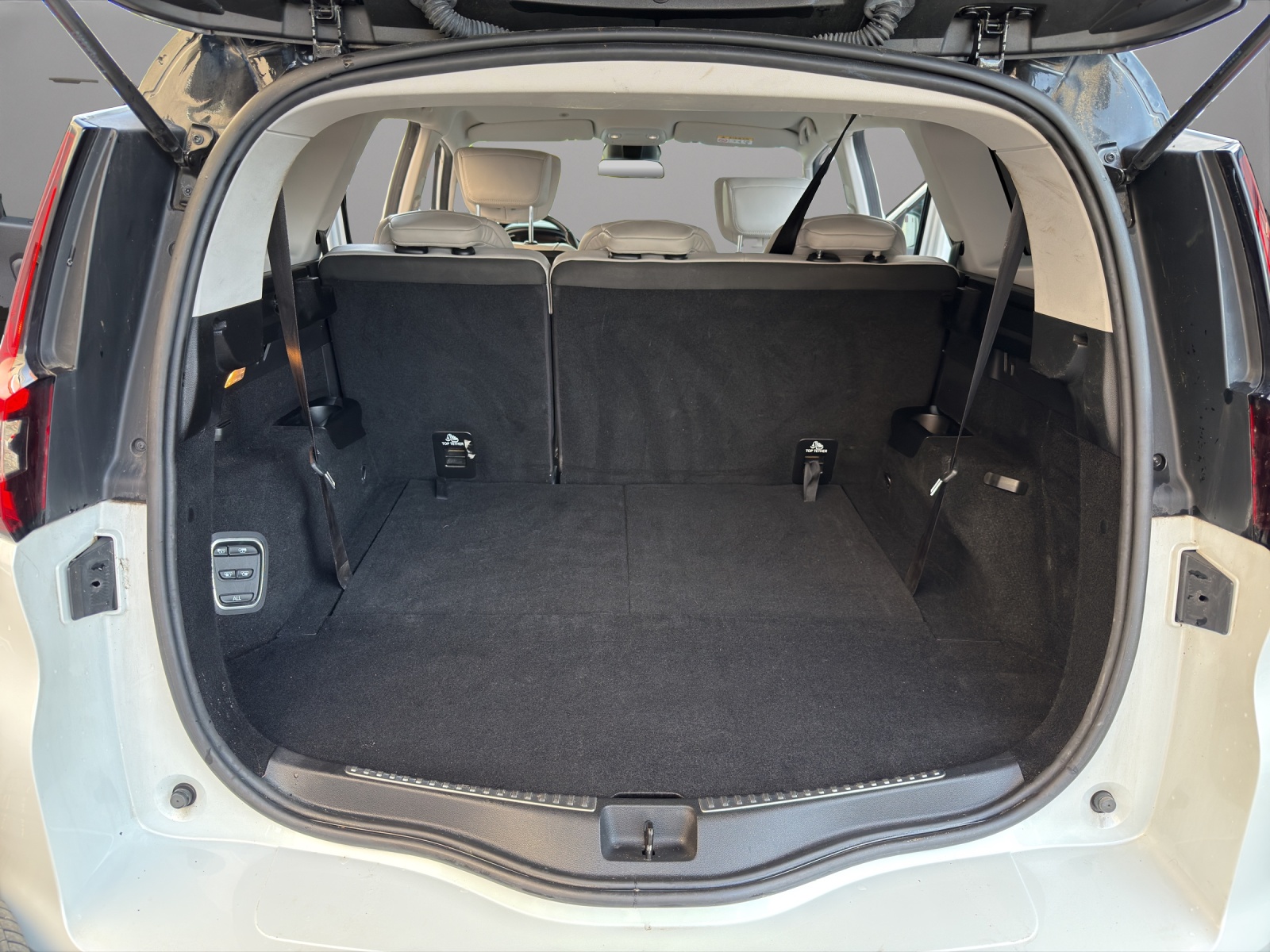 RENAULT Grand Scénic 1.8 dCi Initiale Paris EDC-image-19