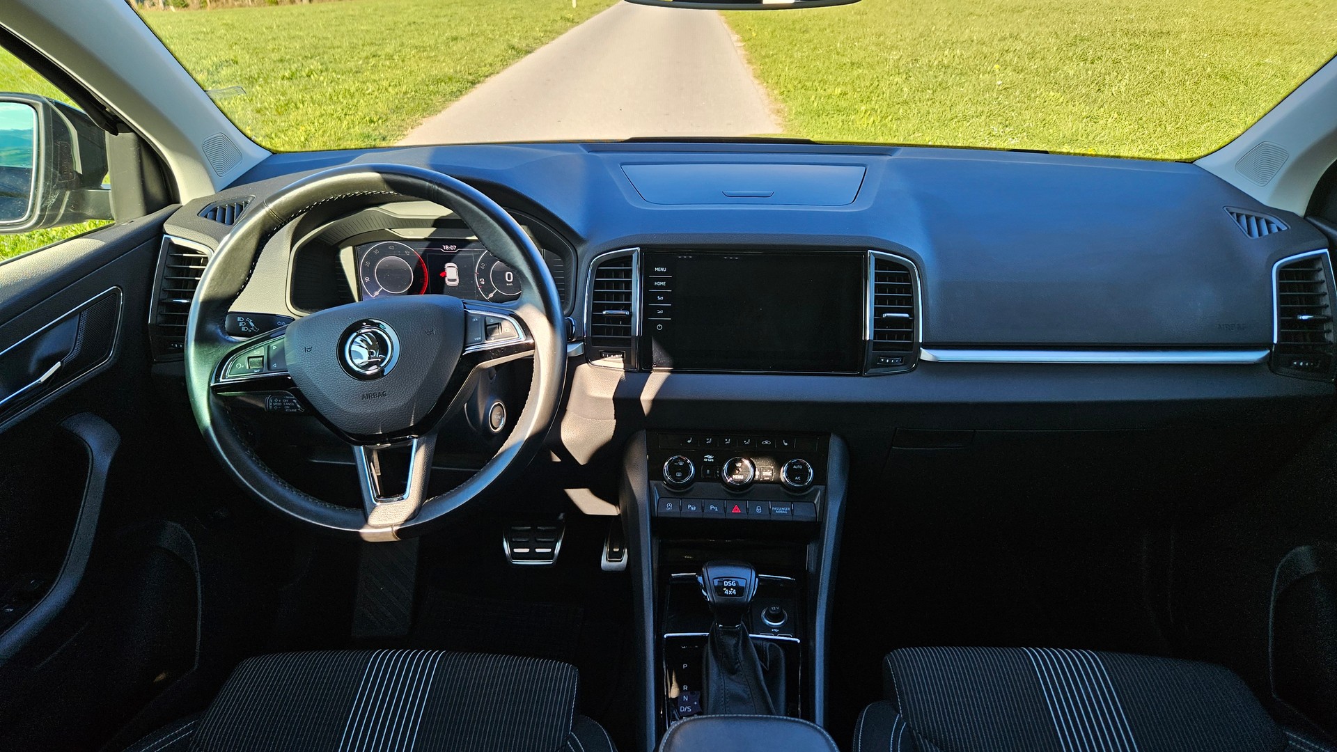SKODA SKODA KAROQ 2.0 TDI 190 Style 4x4 DSG-image-3