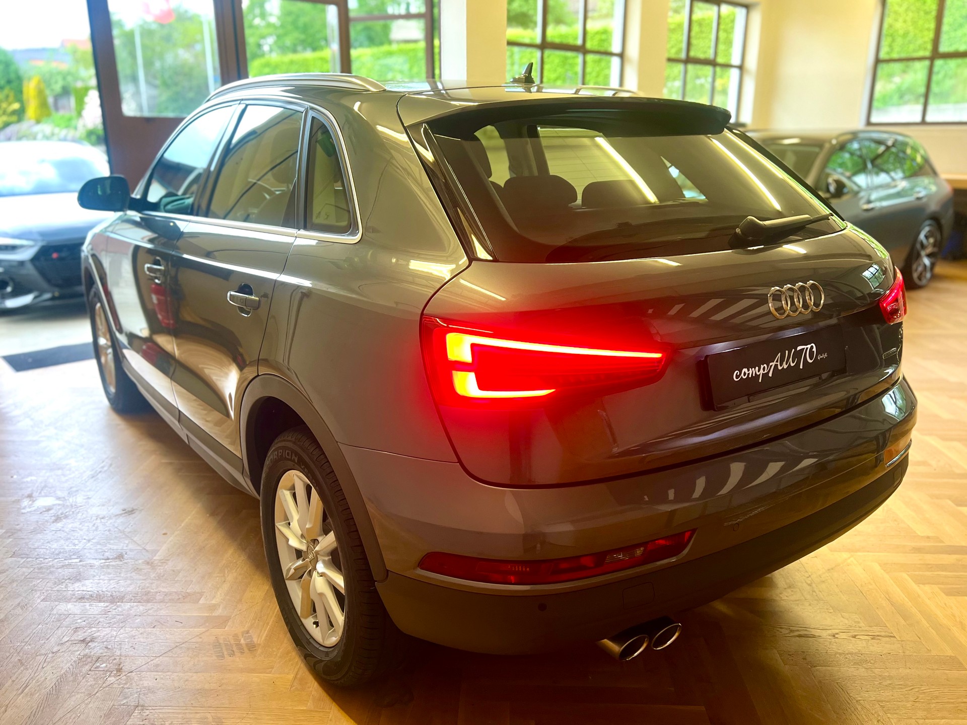 AUDI Q3 2.0 TDI quattro S-tronic-image-6