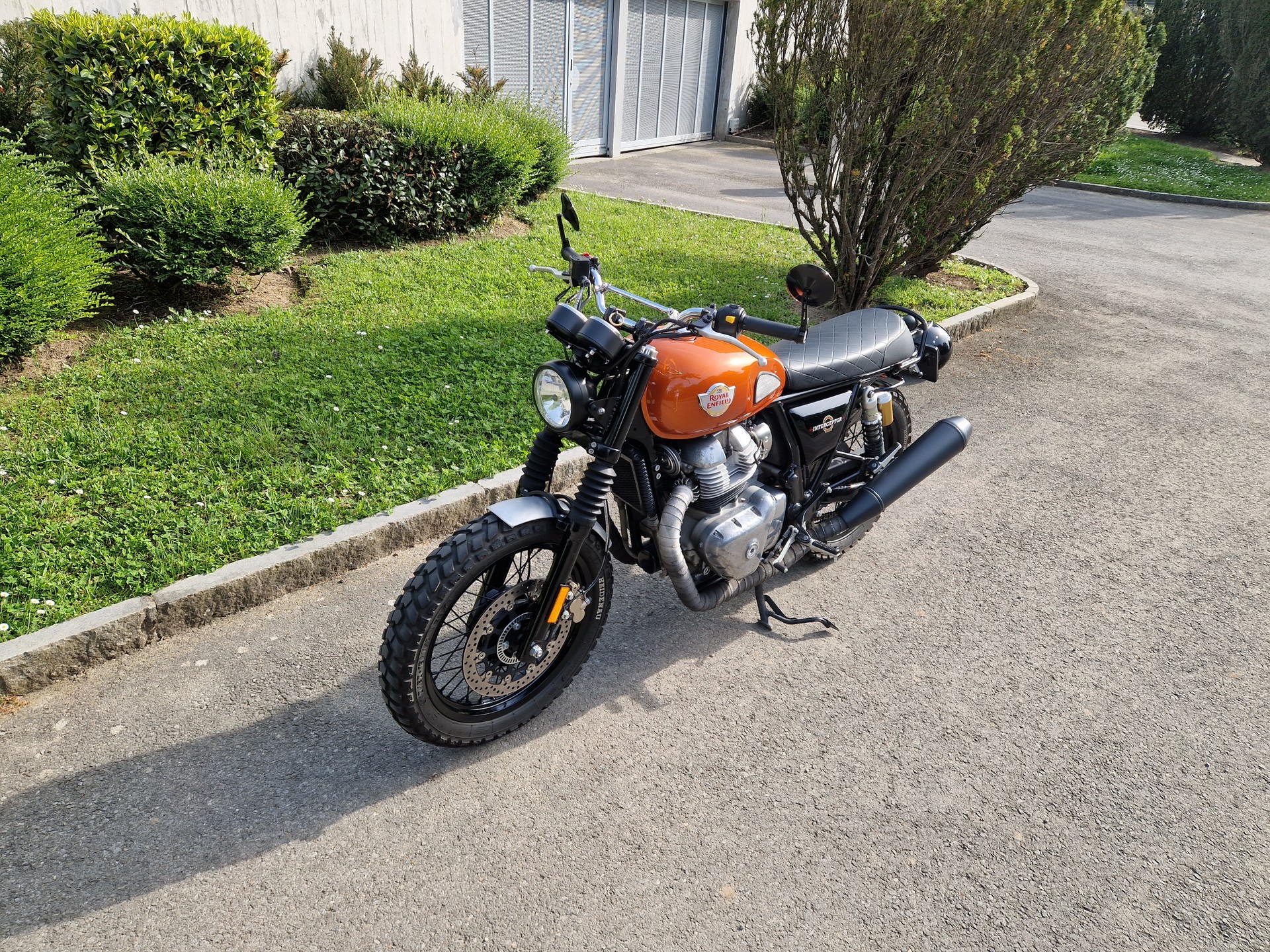ROYAL ENFIELD Interceptor 650 Custom-image-10